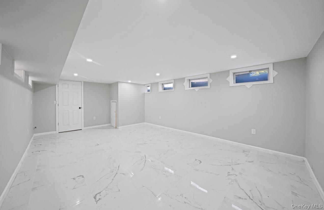 Single Family Washington Avenue Nassau County, NY 11552, MLS-1018328-23
