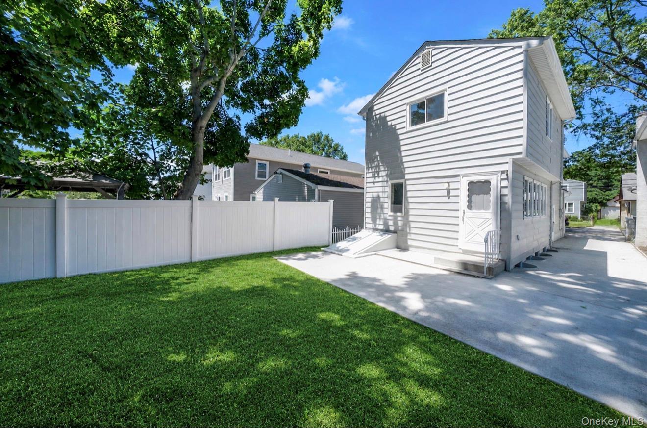 Single Family Washington Avenue  Nassau County, NY 11552, MLS-1018328-27