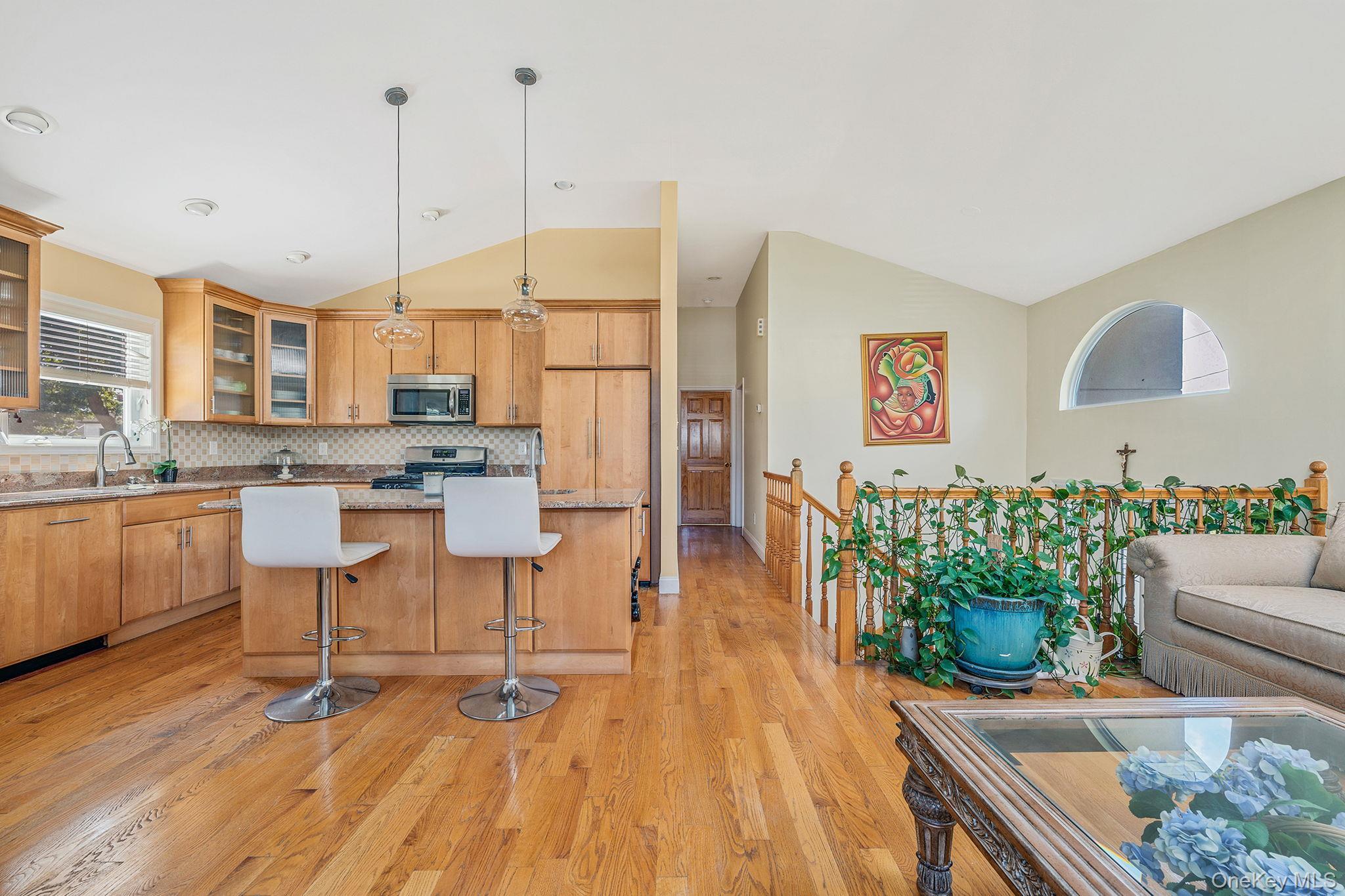 Single Family Scudder Avenue Suffolk County, NY 11726, MLS-1018332-10