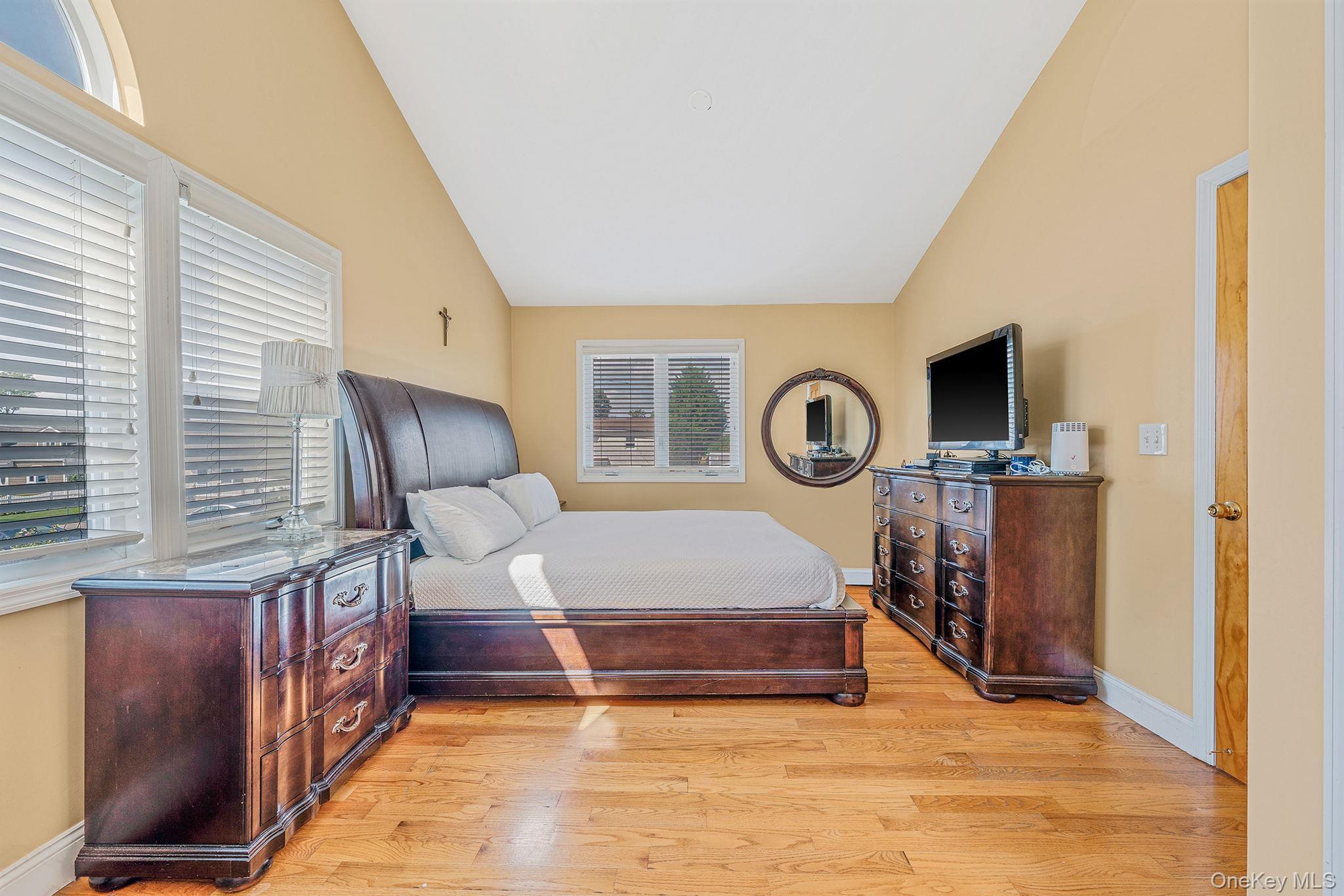 Single Family Scudder Avenue Suffolk County, NY 11726, MLS-1018332-16