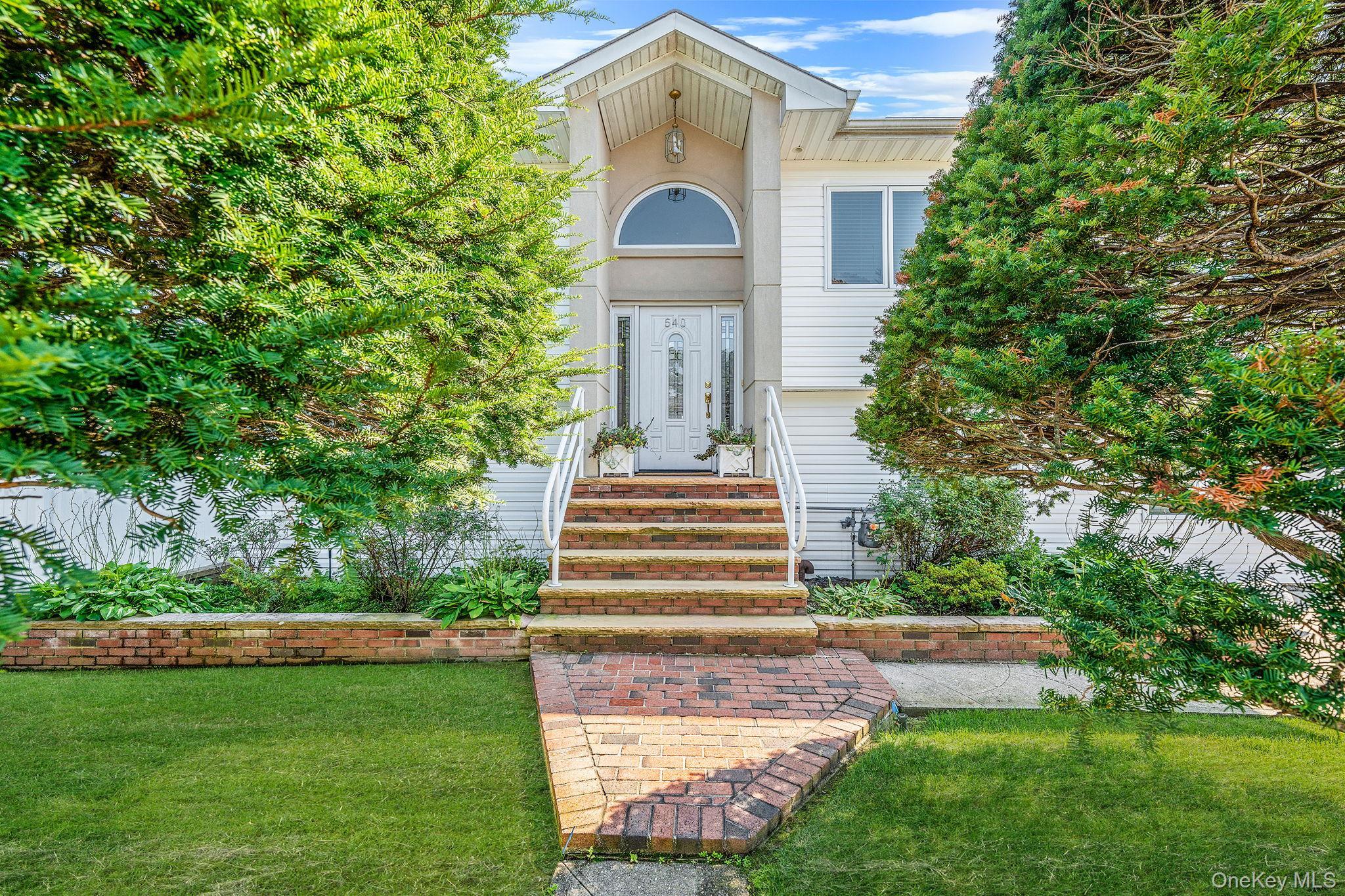 Single Family Scudder Avenue Suffolk County, NY 11726, MLS-1018332-3