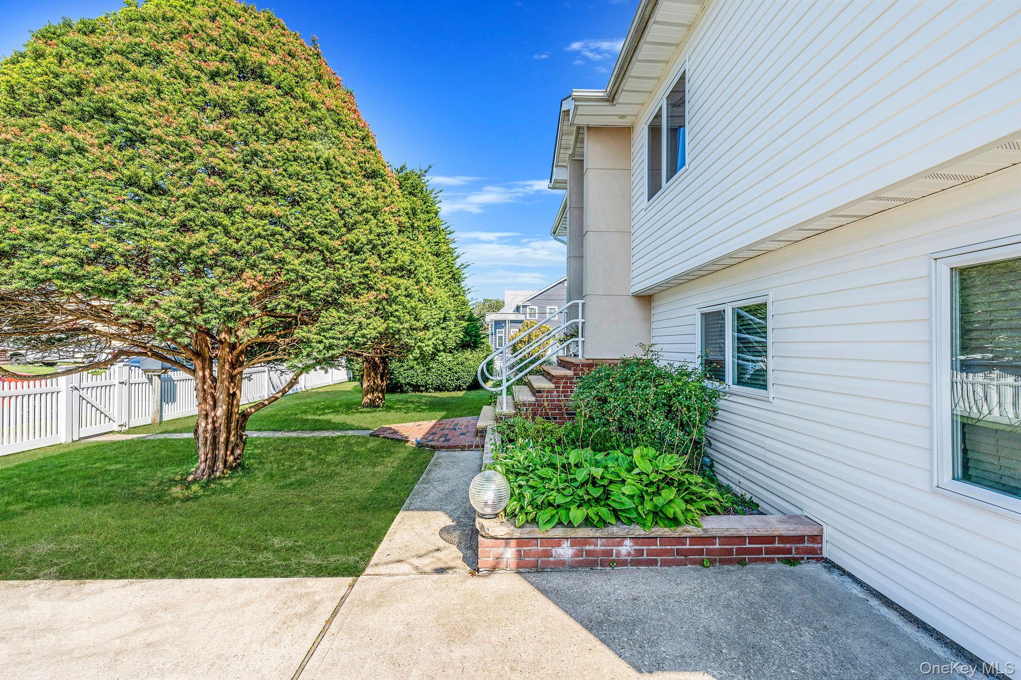 Single Family Scudder Avenue Suffolk County, NY 11726, MLS-1018332-4