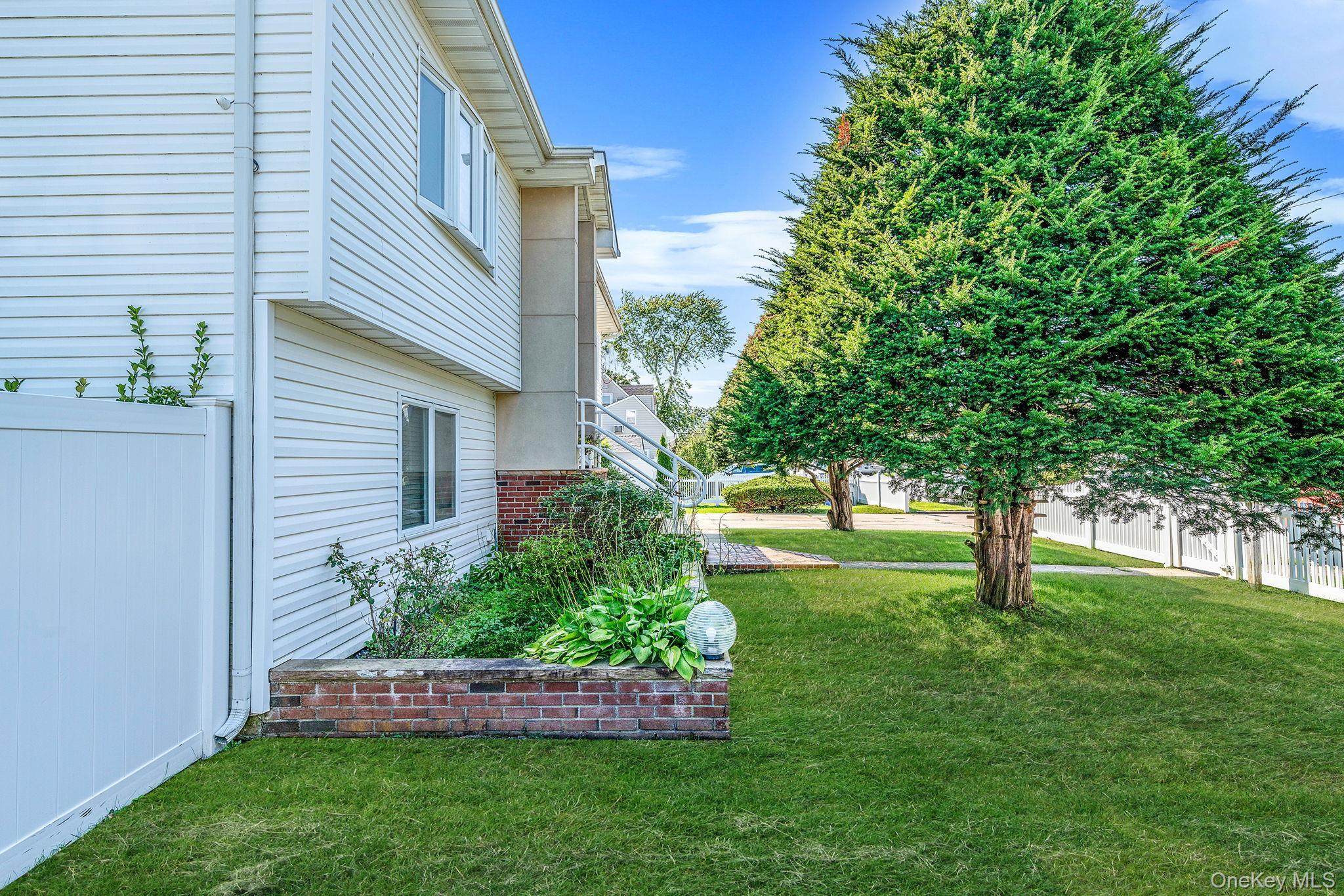 Single Family Scudder Avenue Suffolk County, NY 11726, MLS-1018332-6