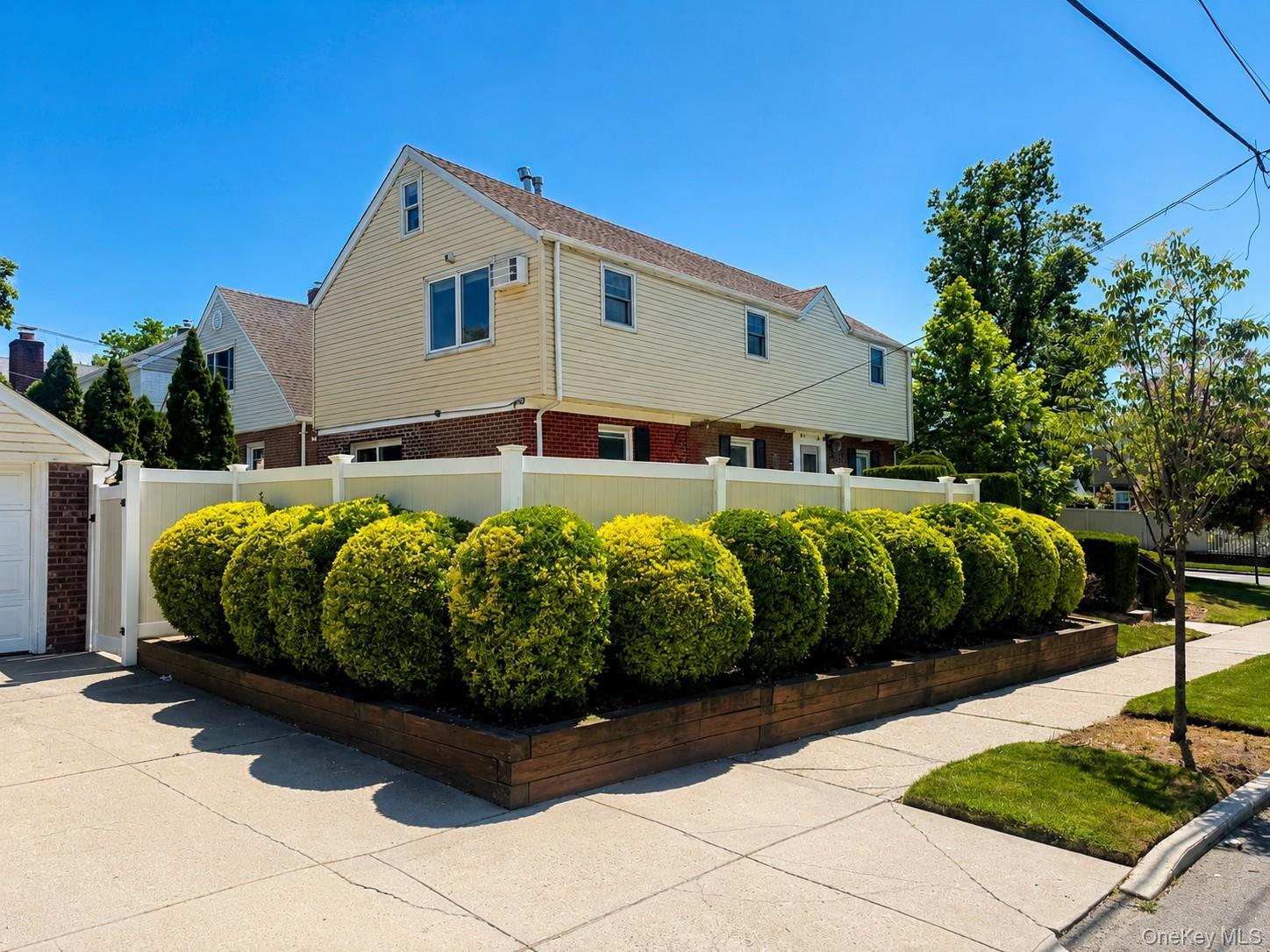 Single Family Richland Avenue Queens, NY 11364, MLS-1018347-3