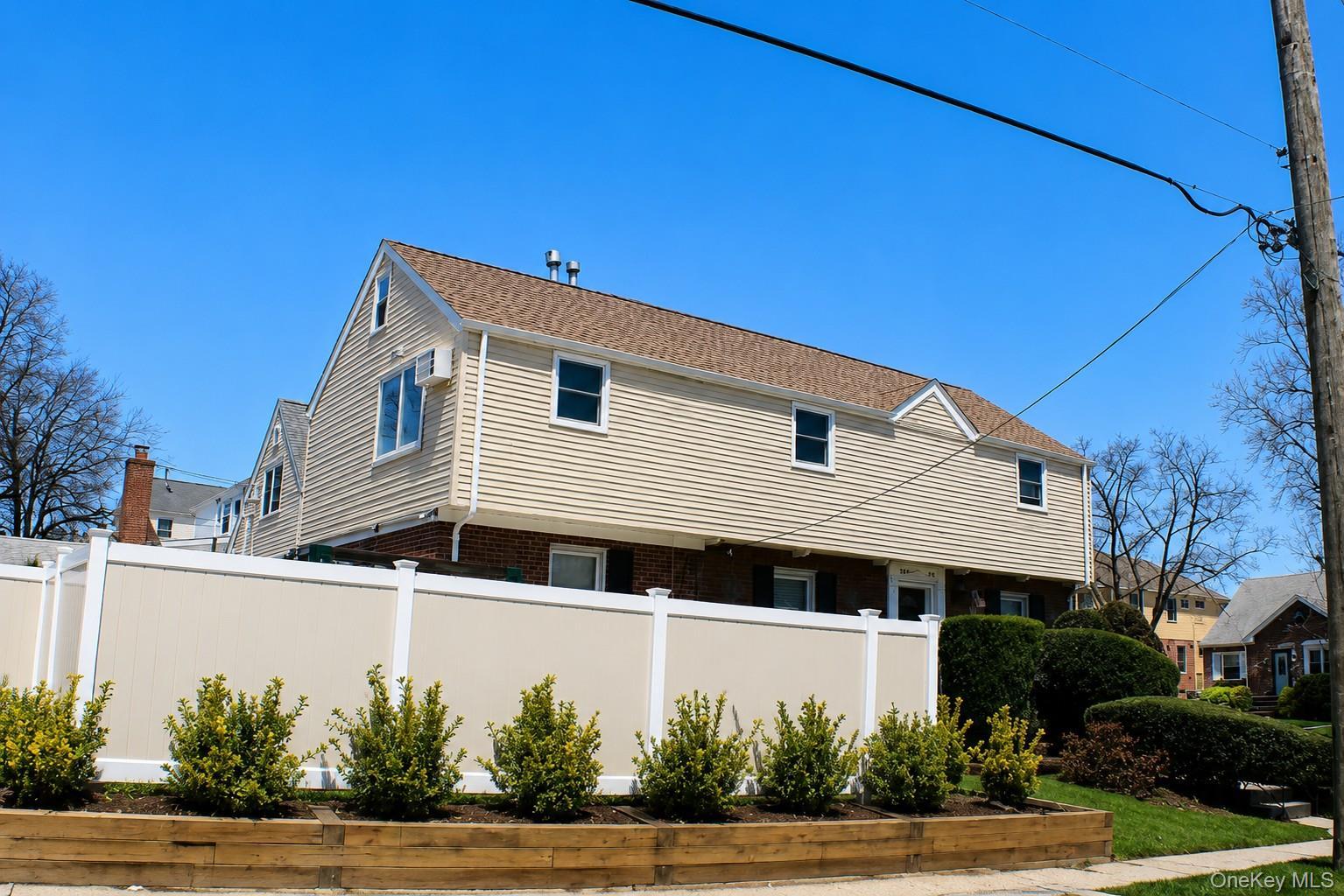 Single Family Richland Avenue Queens, NY 11364, MLS-1018347-6