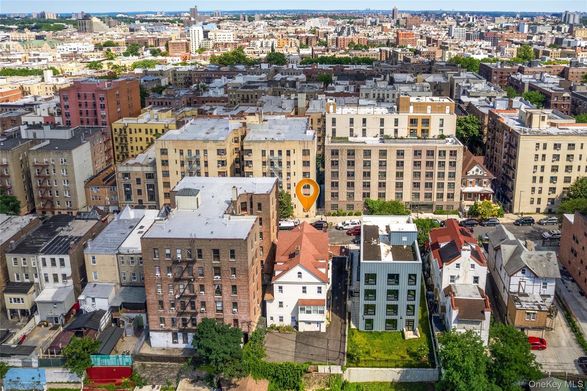 Single Family Loring Pl Bronx, NY 19468, MLS-1018358-22