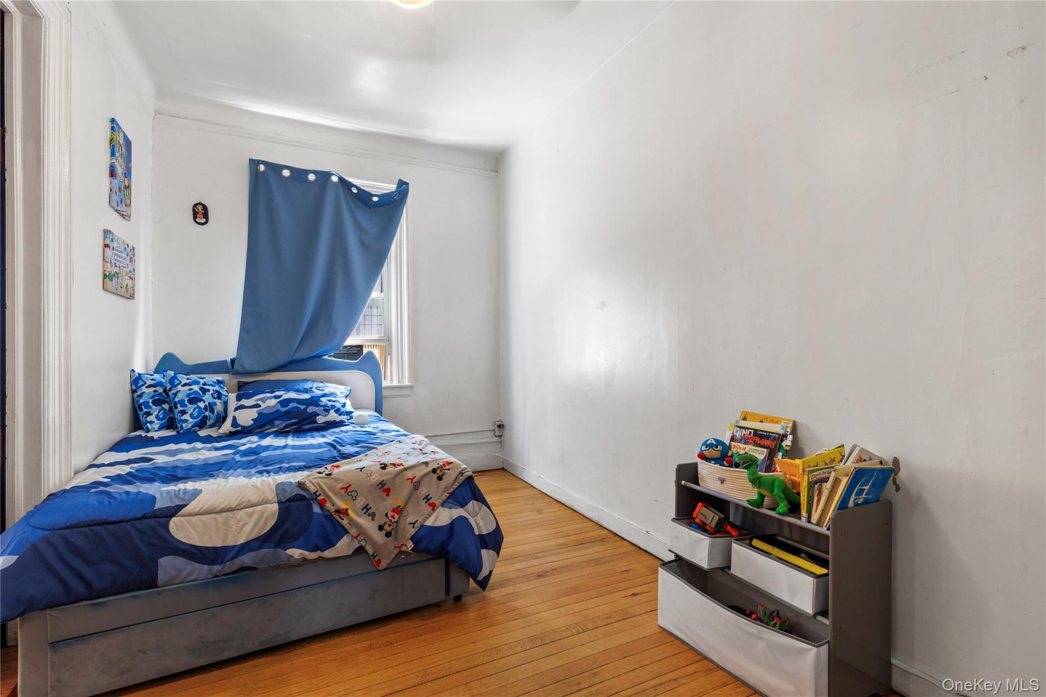 Single Family Loring Pl Bronx, NY 19468, MLS-1018358-8