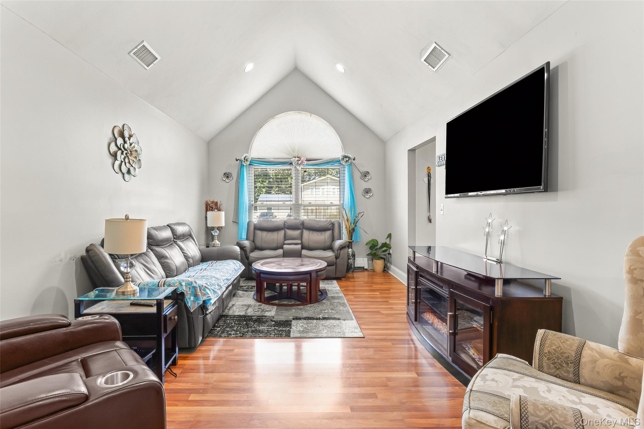 Single Family Chanel Drive E  Suffolk County, NY 11967, MLS-1018374-12