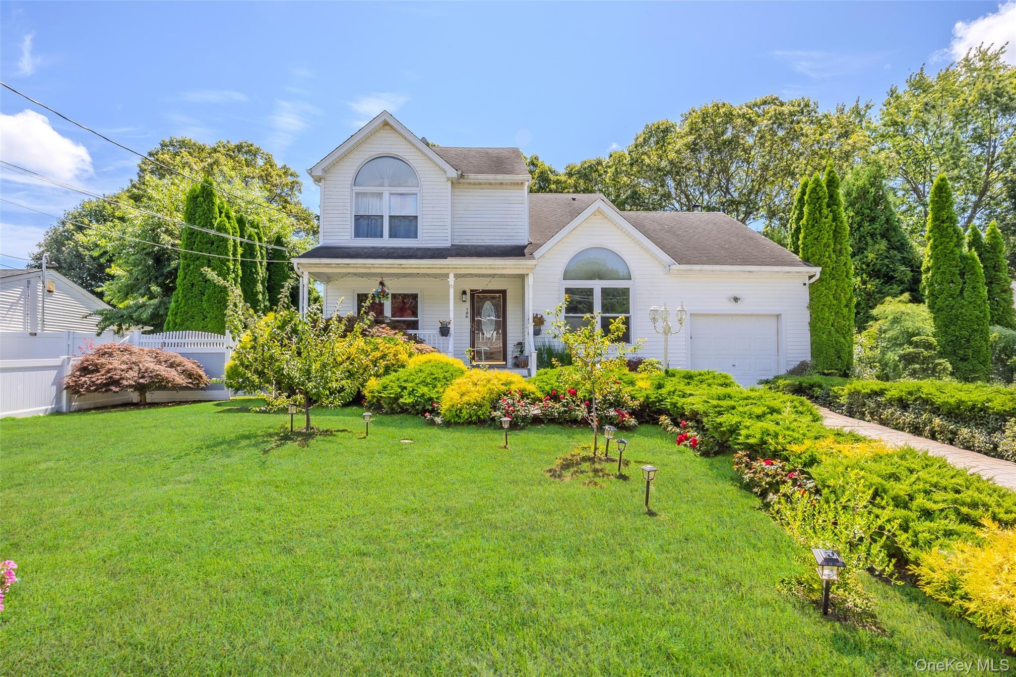 Single Family Chanel Drive E  Suffolk County, NY 11967, MLS-1018374-2