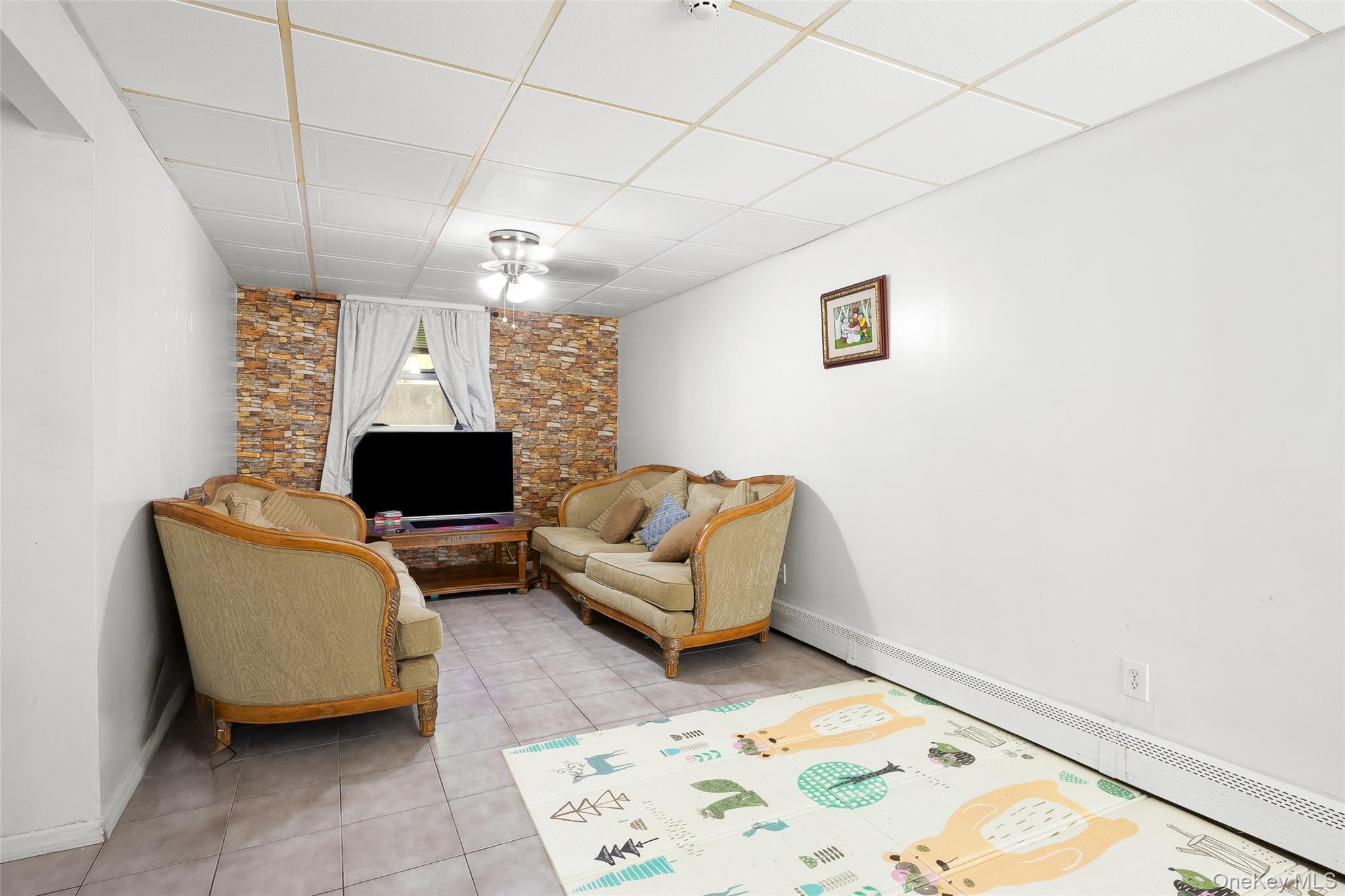 Single Family Chanel Drive E  Suffolk County, NY 11967, MLS-1018374-23