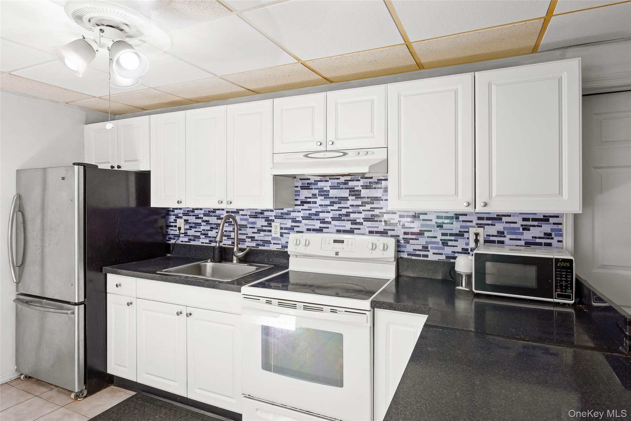 Single Family Chanel Drive E  Suffolk County, NY 11967, MLS-1018374-25
