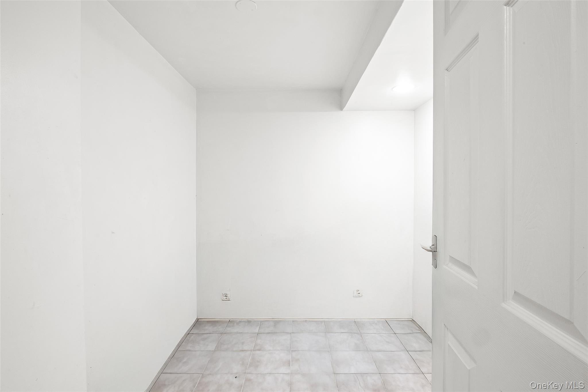 Single Family Chanel Drive E  Suffolk County, NY 11967, MLS-1018374-27