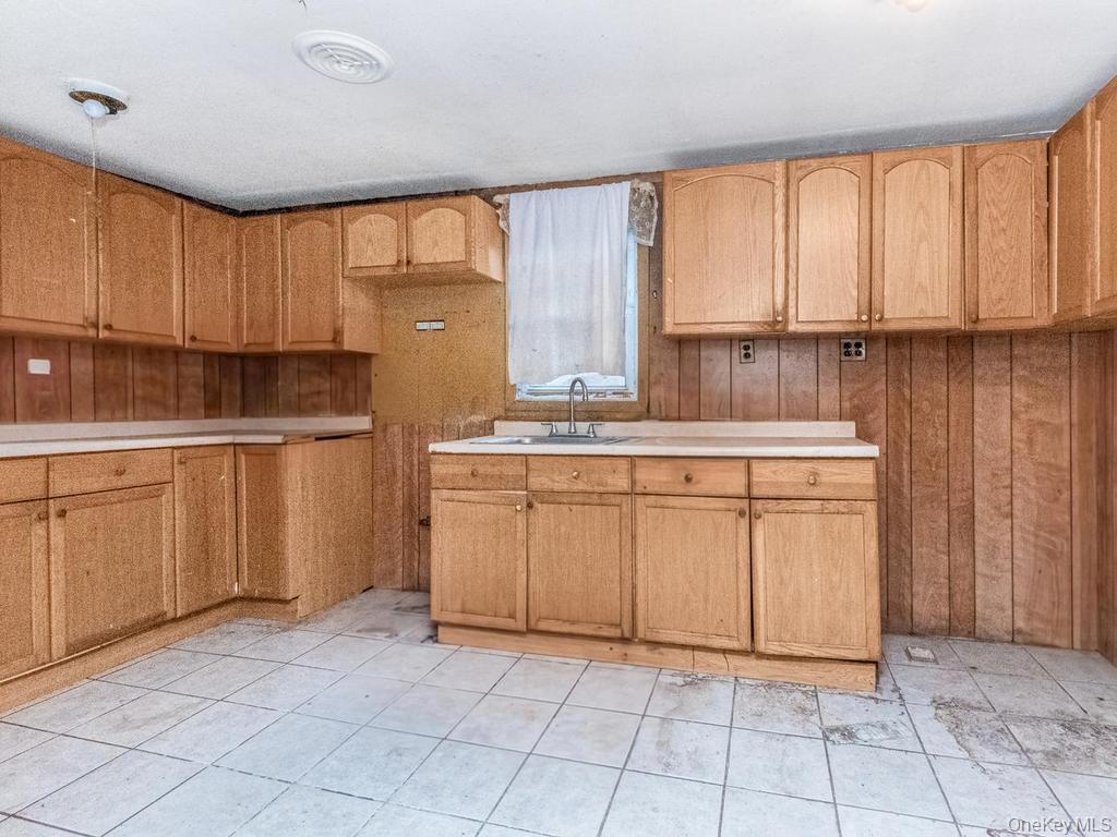 Single Family Harding Park Bronx, NY 10473, MLS-1018381-10