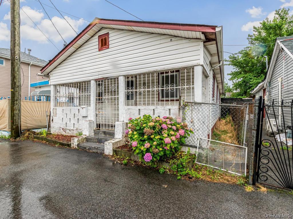 Single Family Harding Park Bronx, NY 10473, MLS-1018381-26