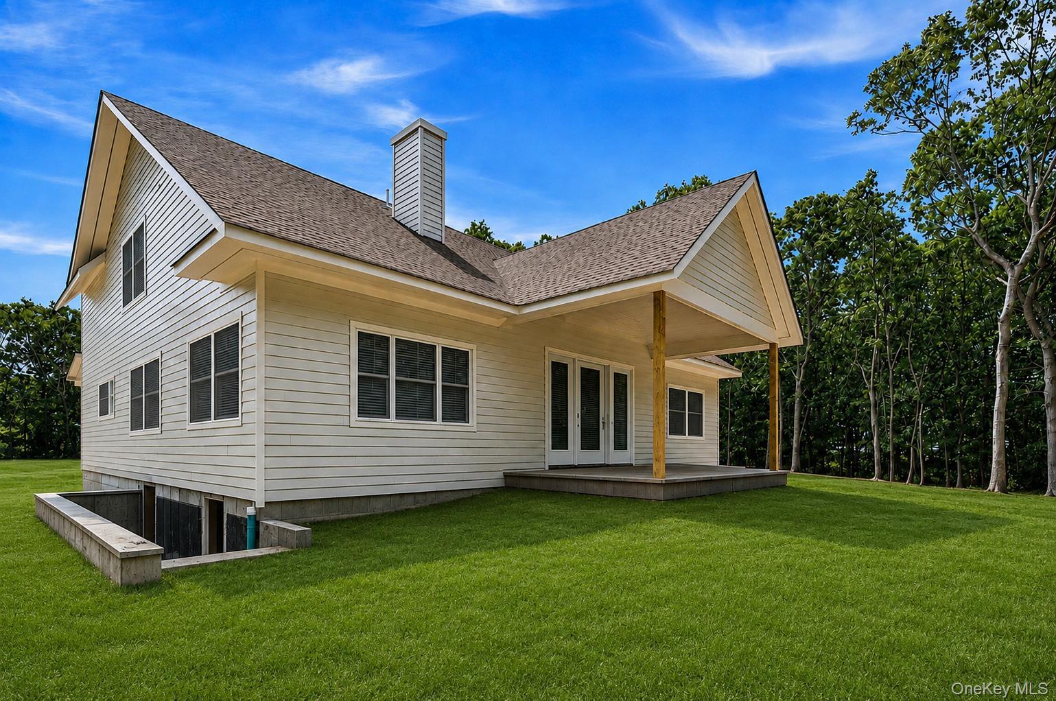 Single Family N North Phillips Avenue  Suffolk County, NY 11972, MLS-1018468-11