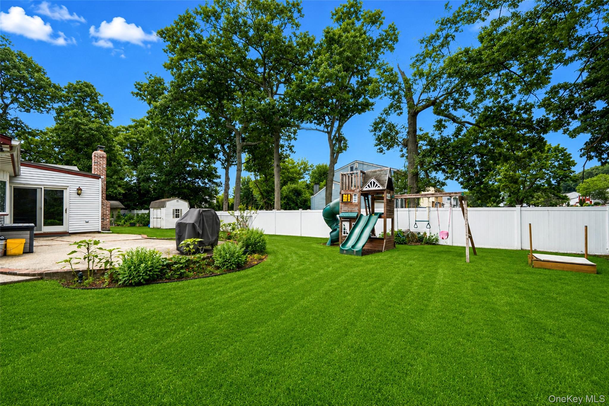 Single Family Saddle Hill Road  Suffolk County, NY 11727, MLS-1018518-26