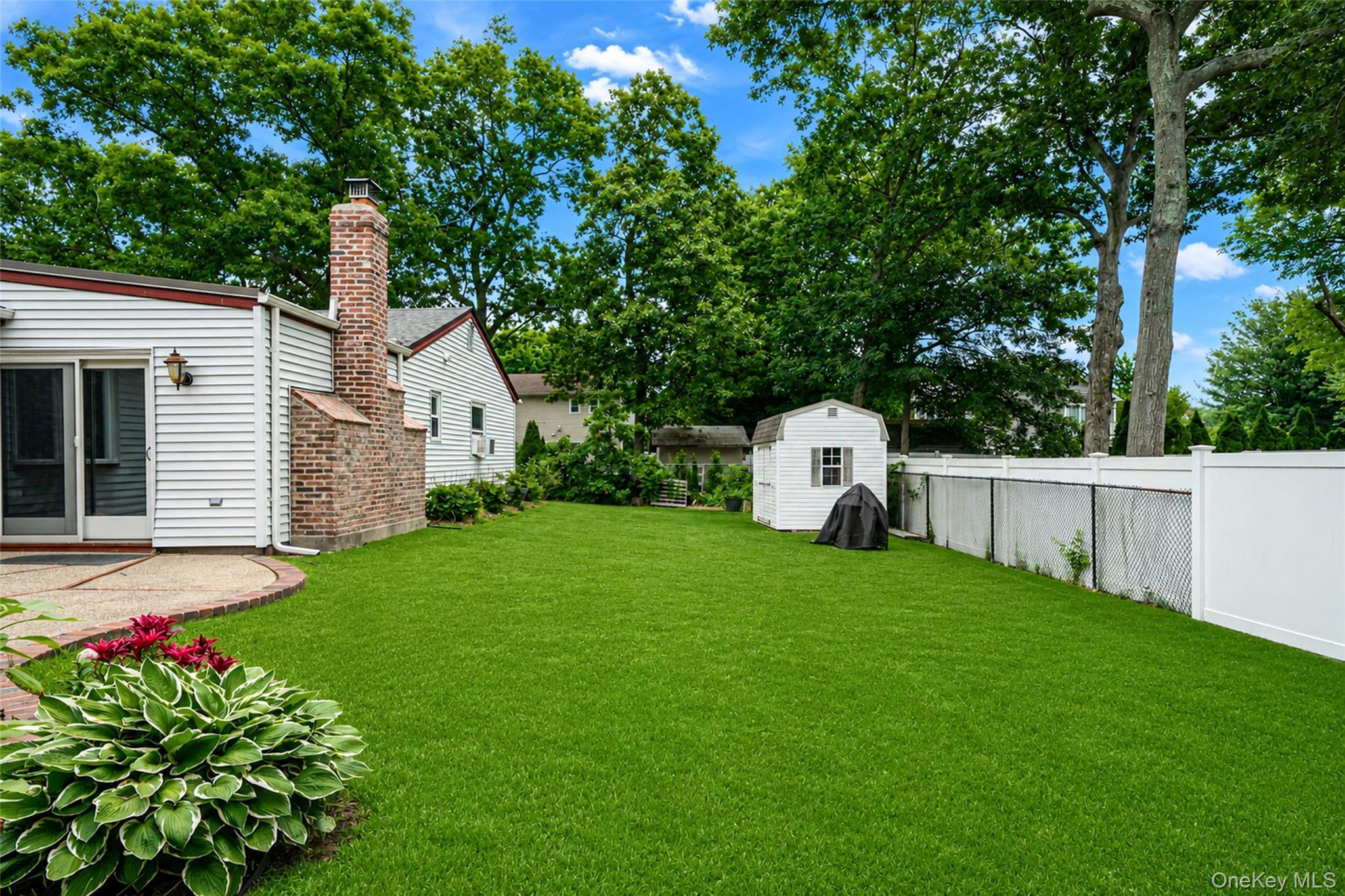 Single Family Saddle Hill Road  Suffolk County, NY 11727, MLS-1018518-27