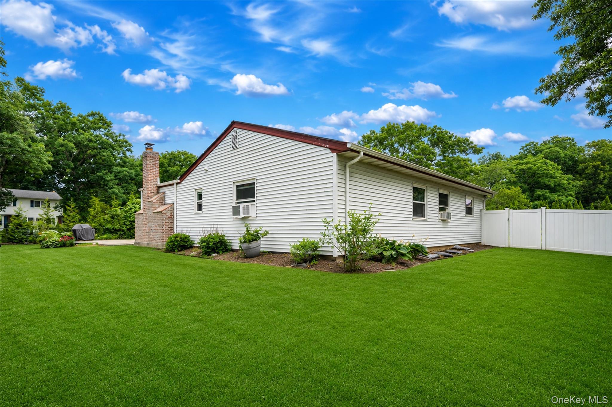 Single Family Saddle Hill Road  Suffolk County, NY 11727, MLS-1018518-29