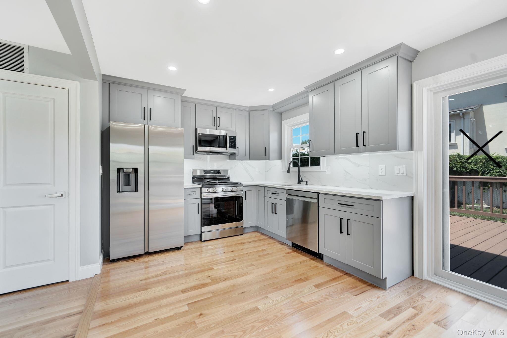 Single Family Notus Avenue Staten Island, NY 10312, MLS-1018578-11