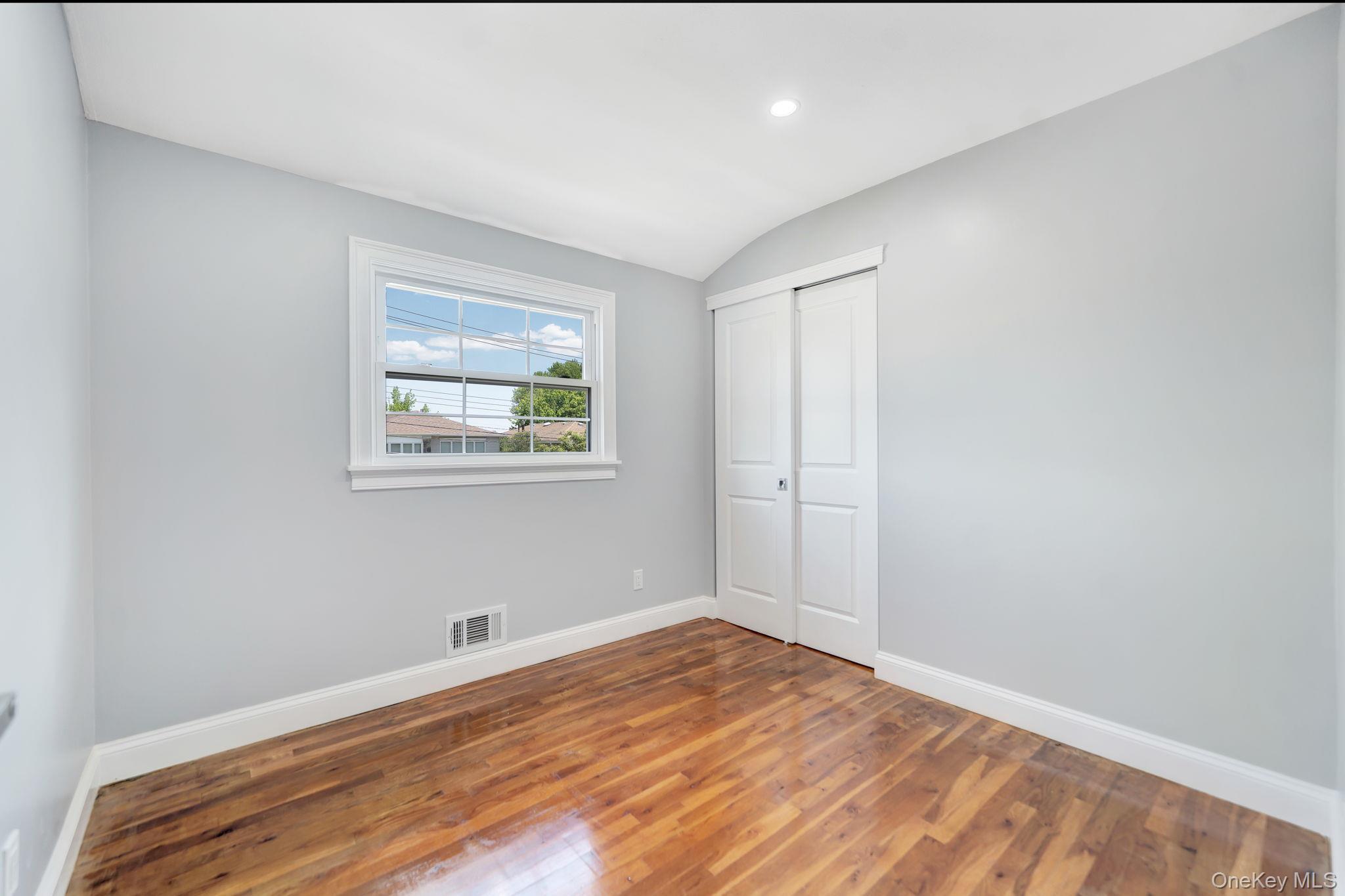 Single Family Notus Avenue Staten Island, NY 10312, MLS-1018578-18