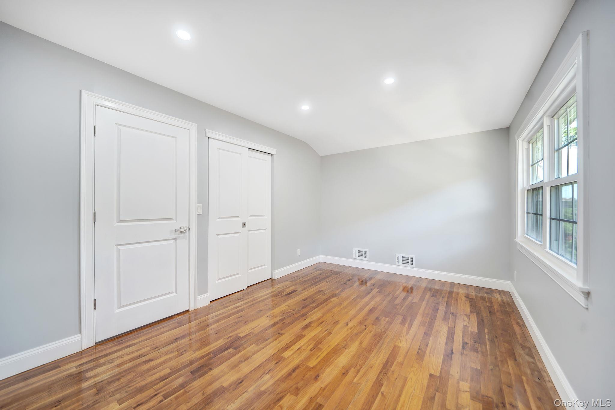 Single Family Notus Avenue Staten Island, NY 10312, MLS-1018578-20