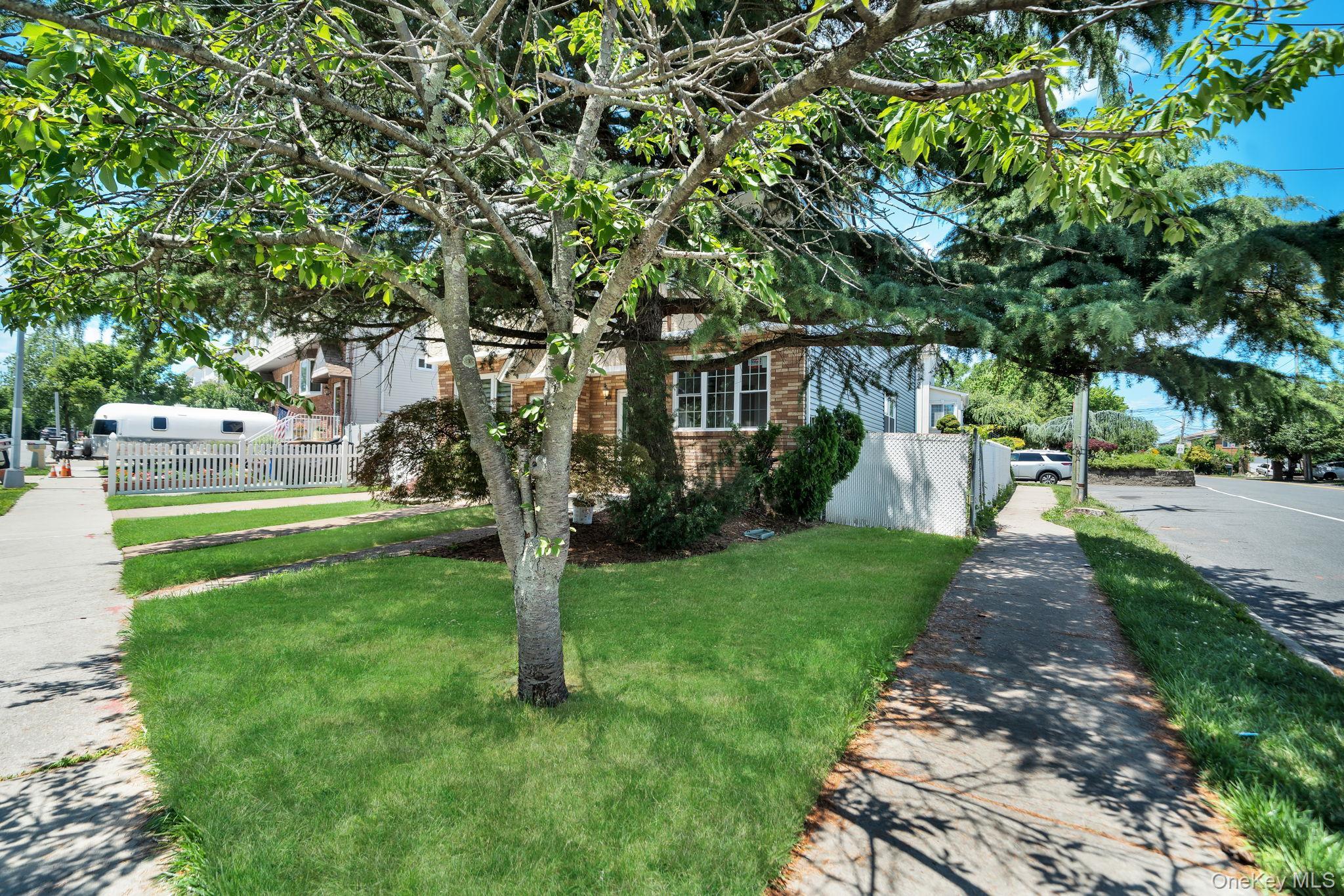 Single Family Notus Avenue Staten Island, NY 10312, MLS-1018578-3