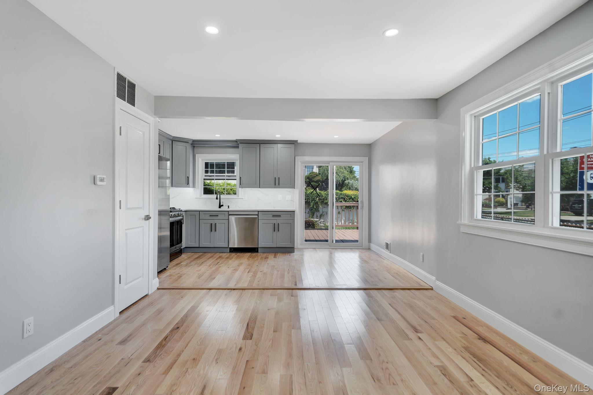 Single Family Notus Avenue Staten Island, NY 10312, MLS-1018578-9