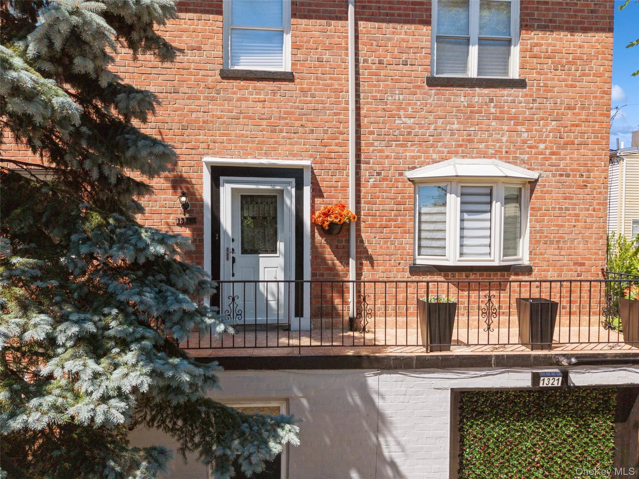 Single Family Gillespie  Bronx, NY 10461, MLS-1018622-22
