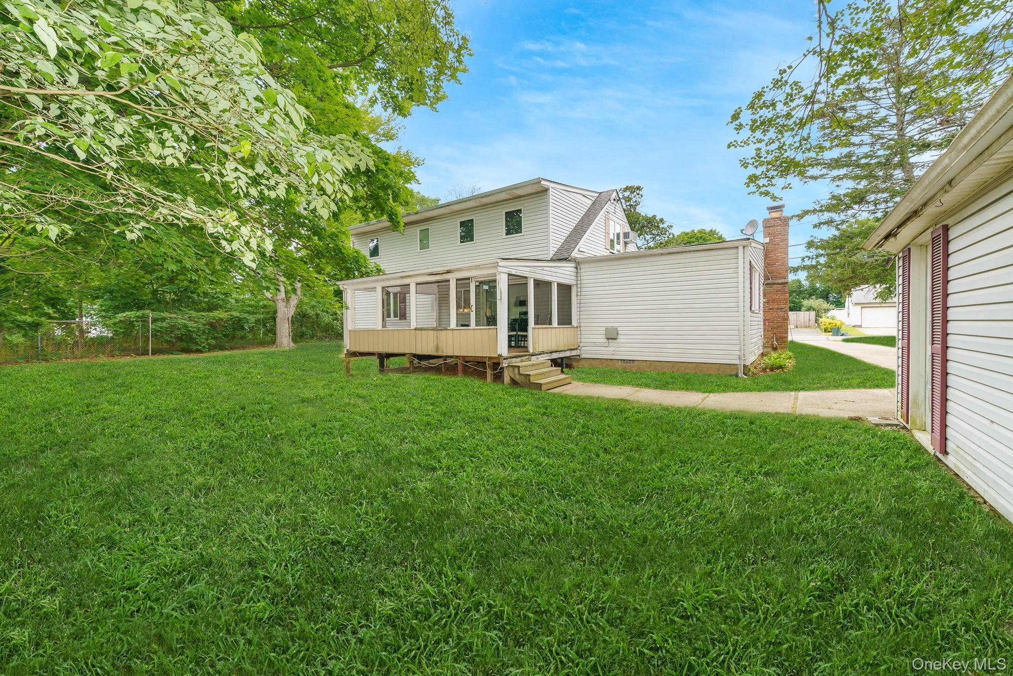 Single Family Columbus Avenue  Suffolk County, NY 11704, MLS-1018623-25