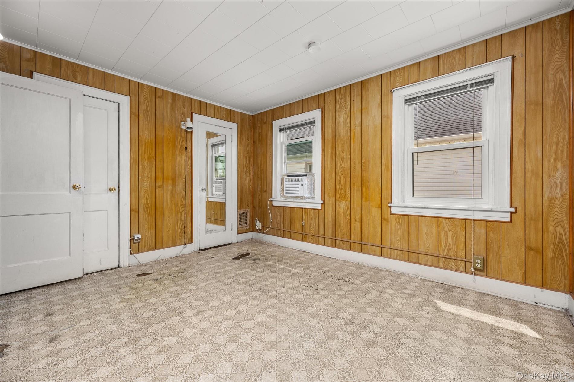 Single Family 215th Street Queens, NY 11427, MLS-1018703-17