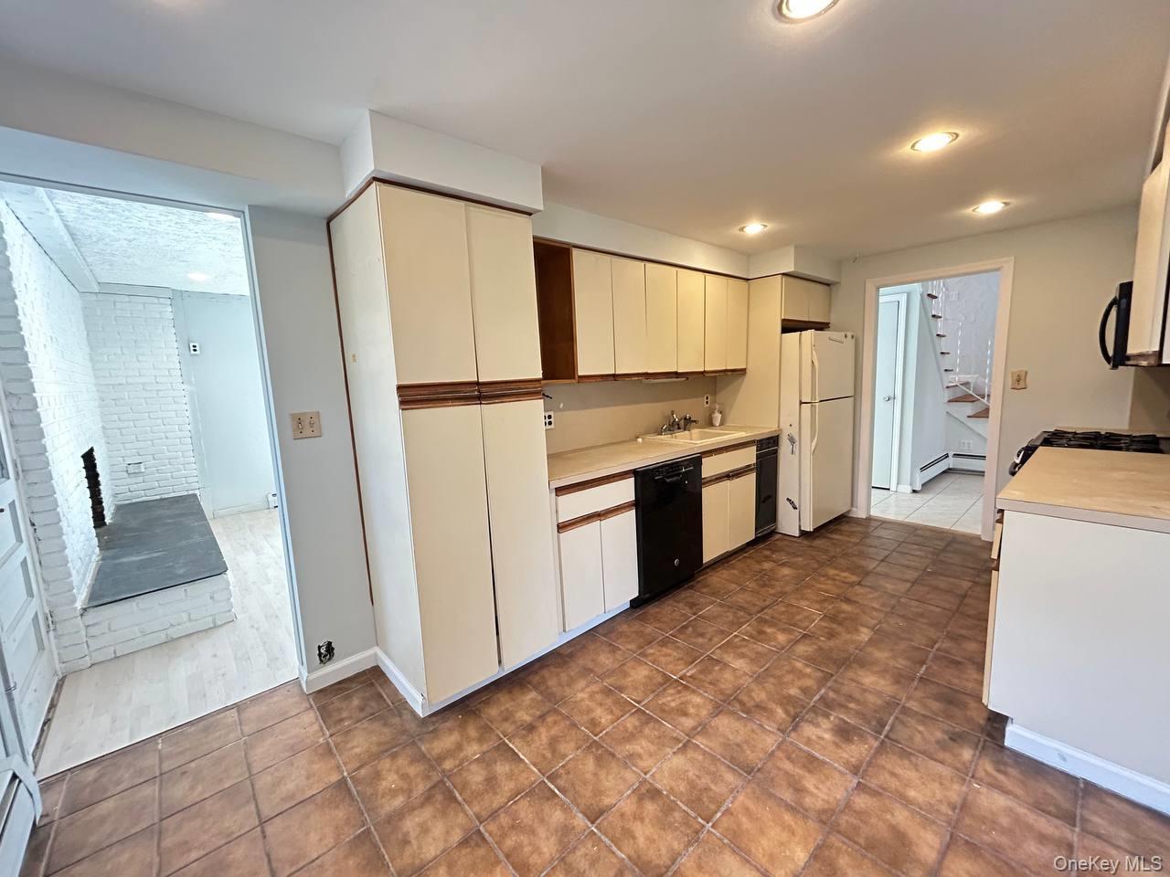 Single Family Frederick Street  Nassau County, NY 11572, MLS-1018746-10