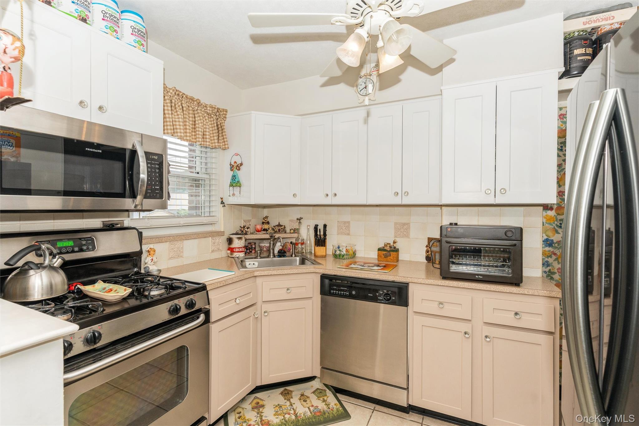 Single Family 195th Street Queens, NY 11358, MLS-1018749-18