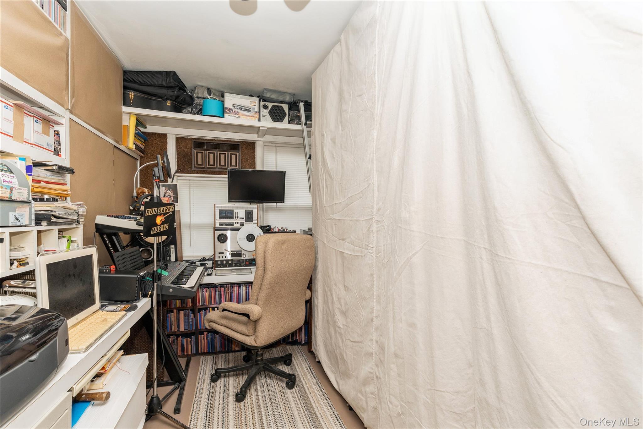 Single Family 195th Street Queens, NY 11358, MLS-1018749-21