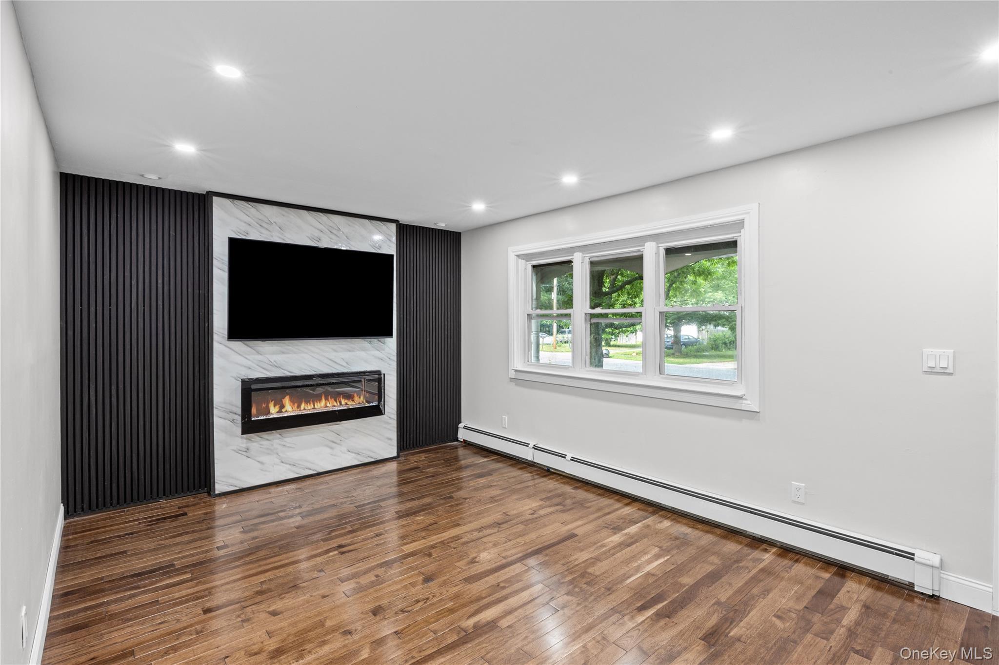 Single Family Flower Road  Suffolk County, NY 11951, MLS-1018796-17