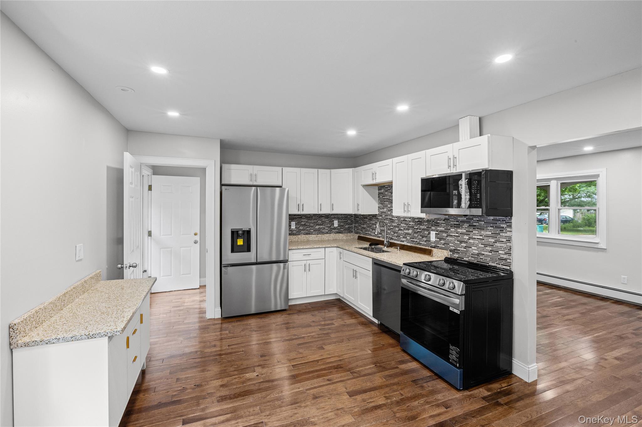 Single Family Flower Road  Suffolk County, NY 11951, MLS-1018796-33