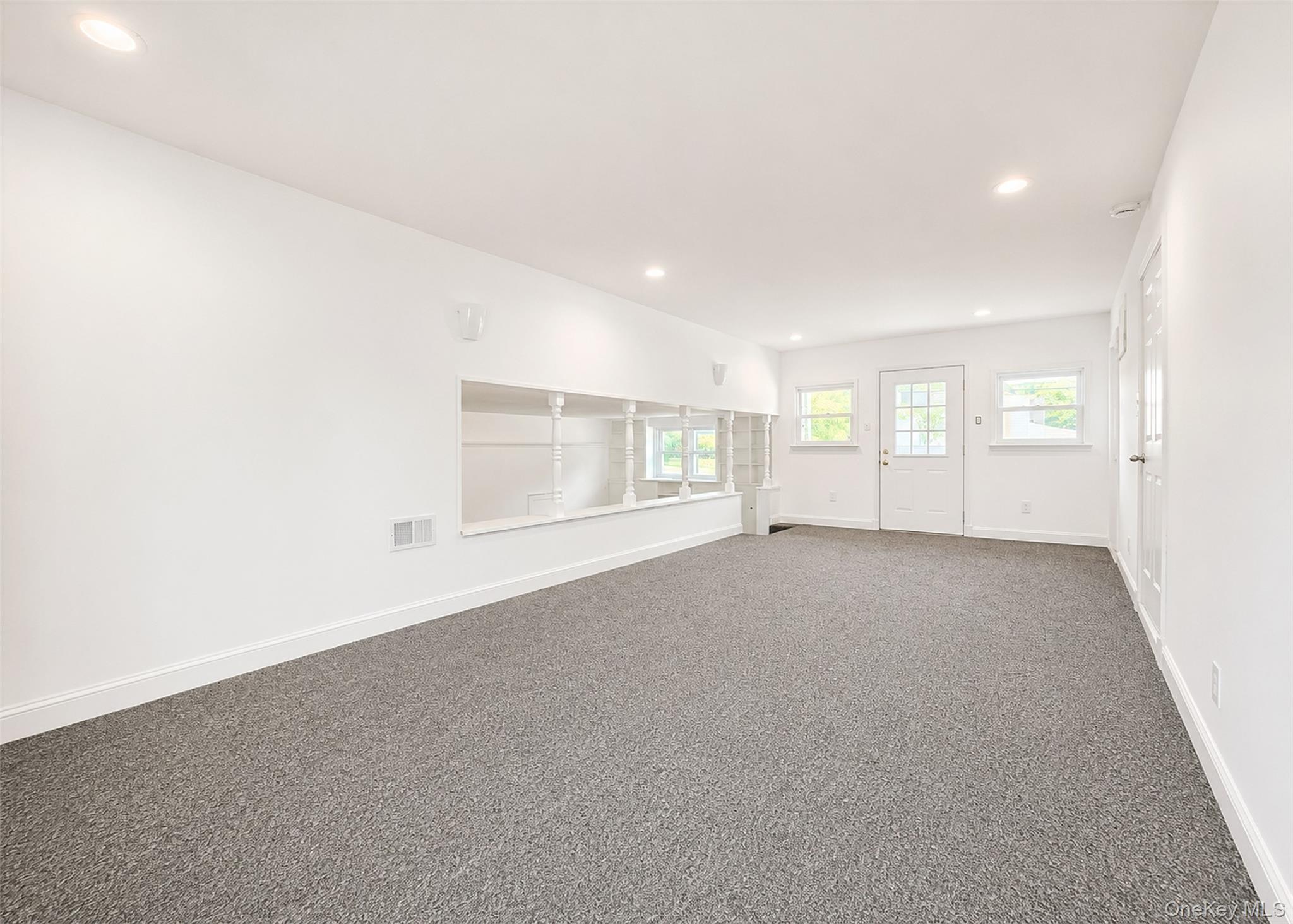 Single Family Eastwood Boulevard Suffolk County, NY 11720, MLS-1018799-11