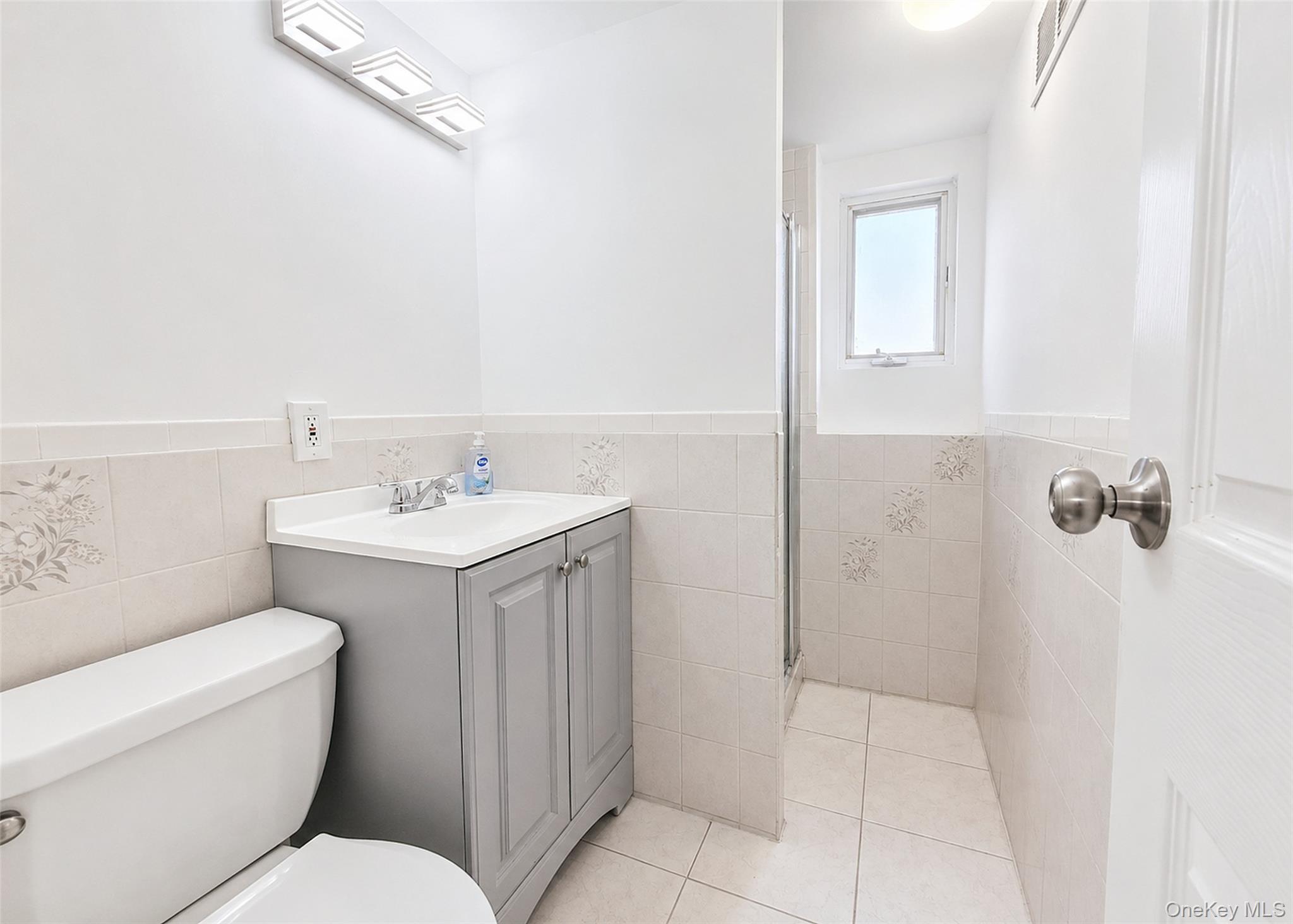 Single Family Eastwood Boulevard Suffolk County, NY 11720, MLS-1018799-13