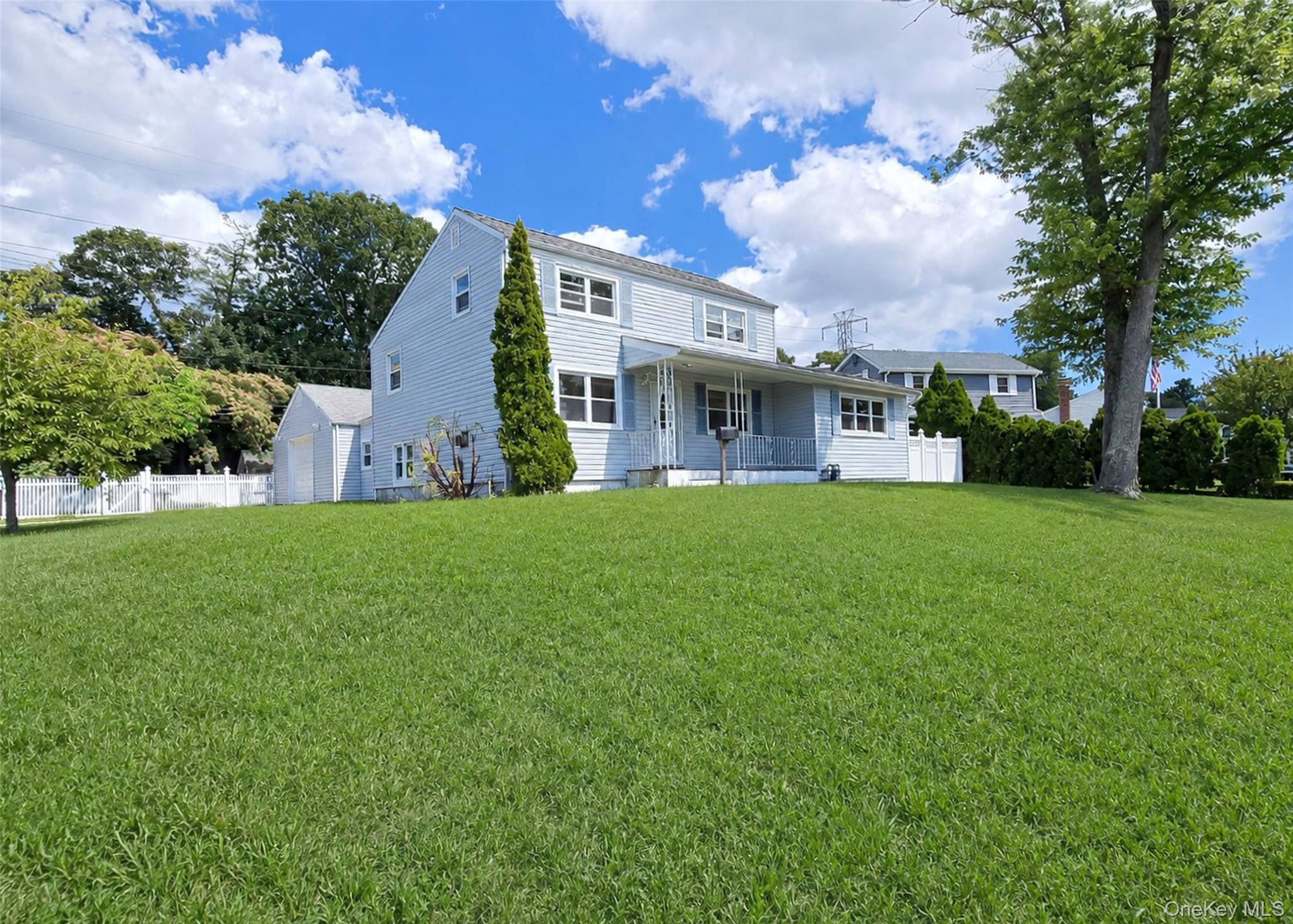 Single Family Eastwood Boulevard Suffolk County, NY 11720, MLS-1018799-2