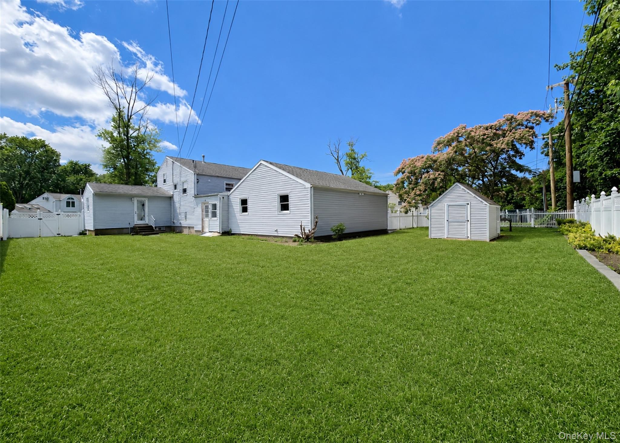Single Family Eastwood Boulevard Suffolk County, NY 11720, MLS-1018799-24