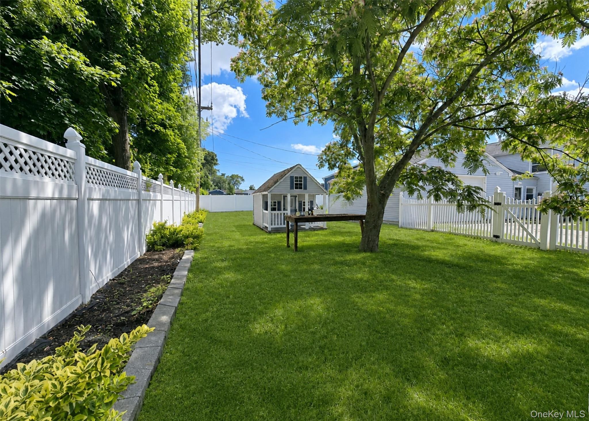 Single Family Eastwood Boulevard  Suffolk County, NY 11720, MLS-1018799-25