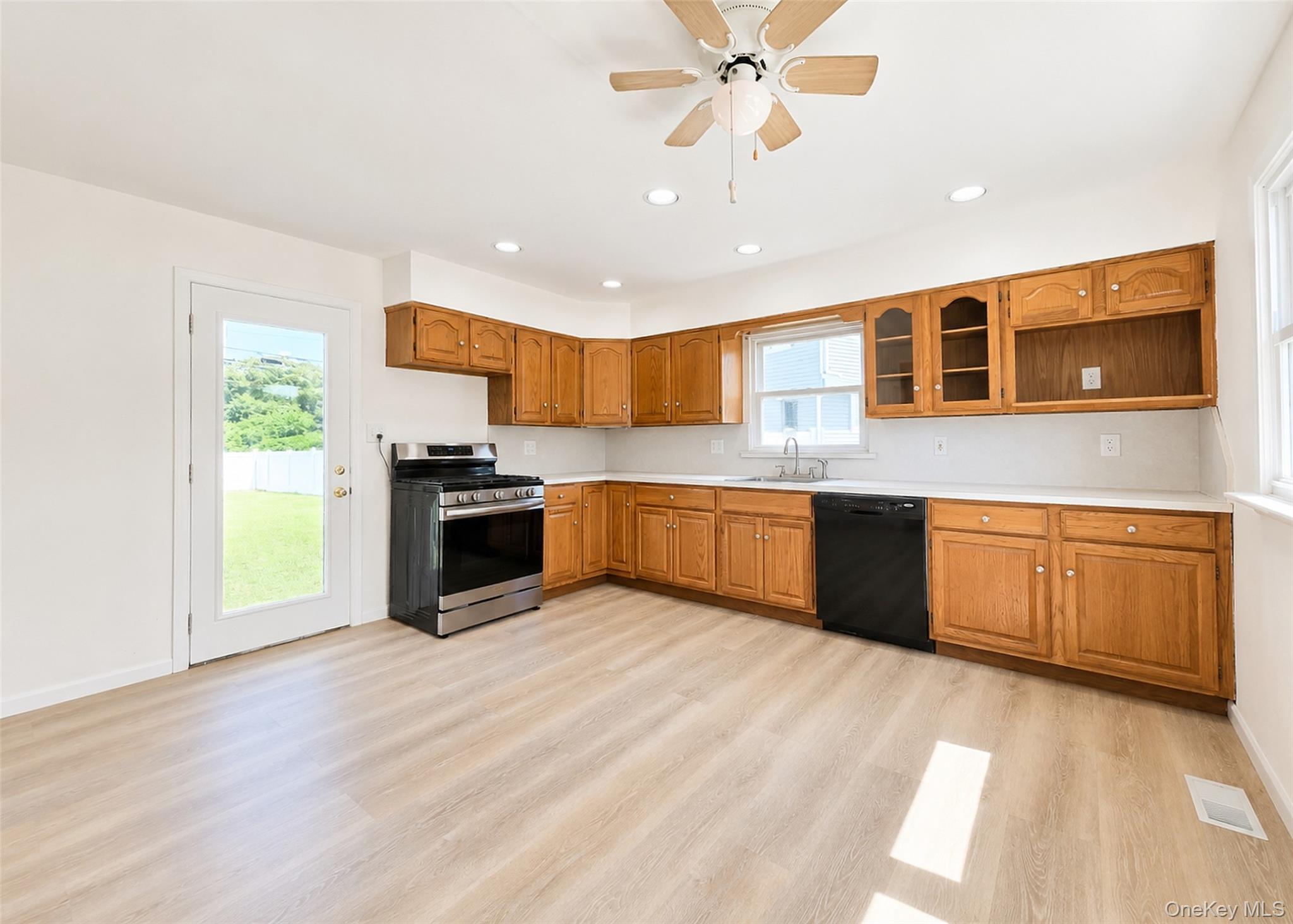Single Family Eastwood Boulevard Suffolk County, NY 11720, MLS-1018799-6