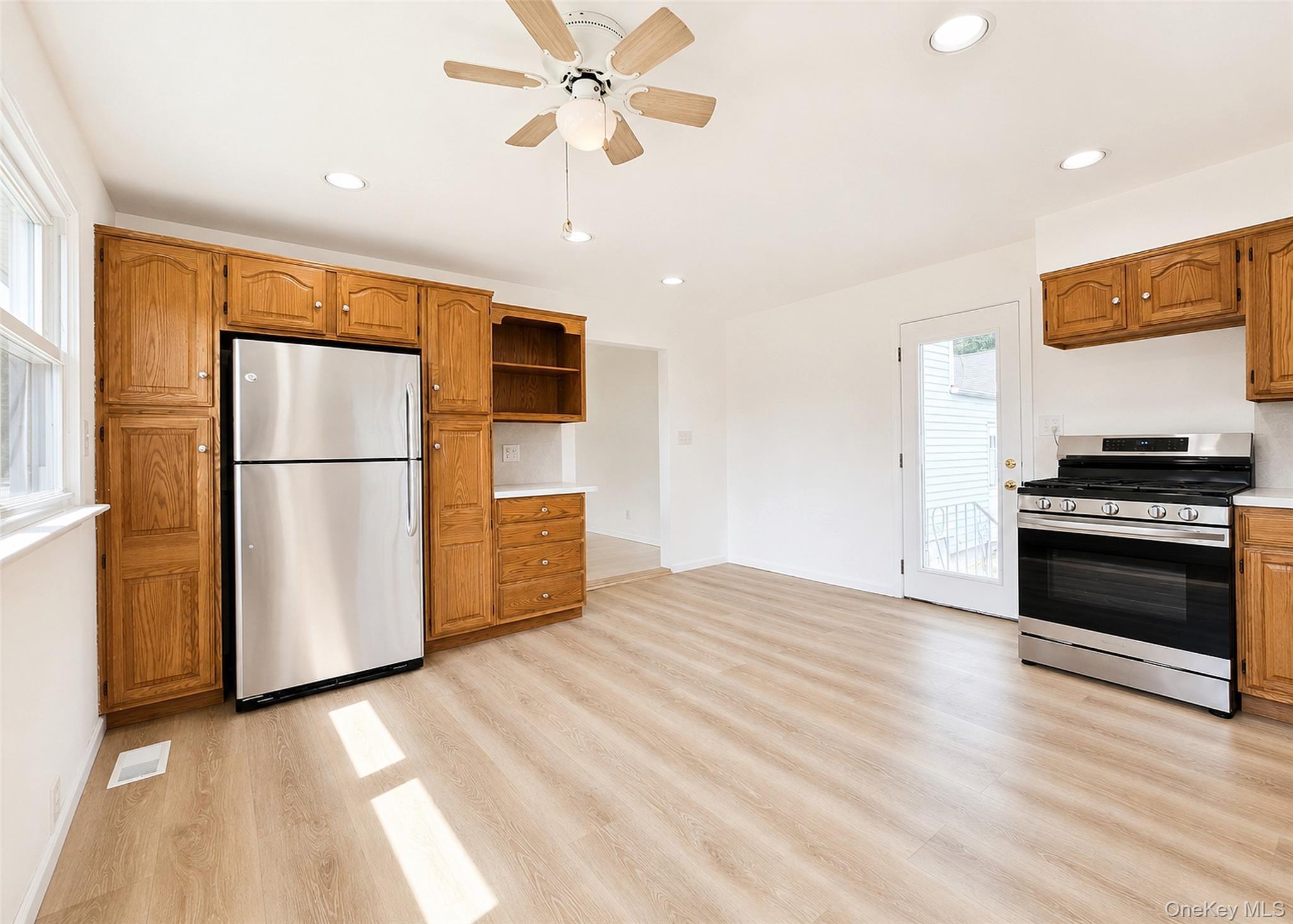 Single Family Eastwood Boulevard Suffolk County, NY 11720, MLS-1018799-7
