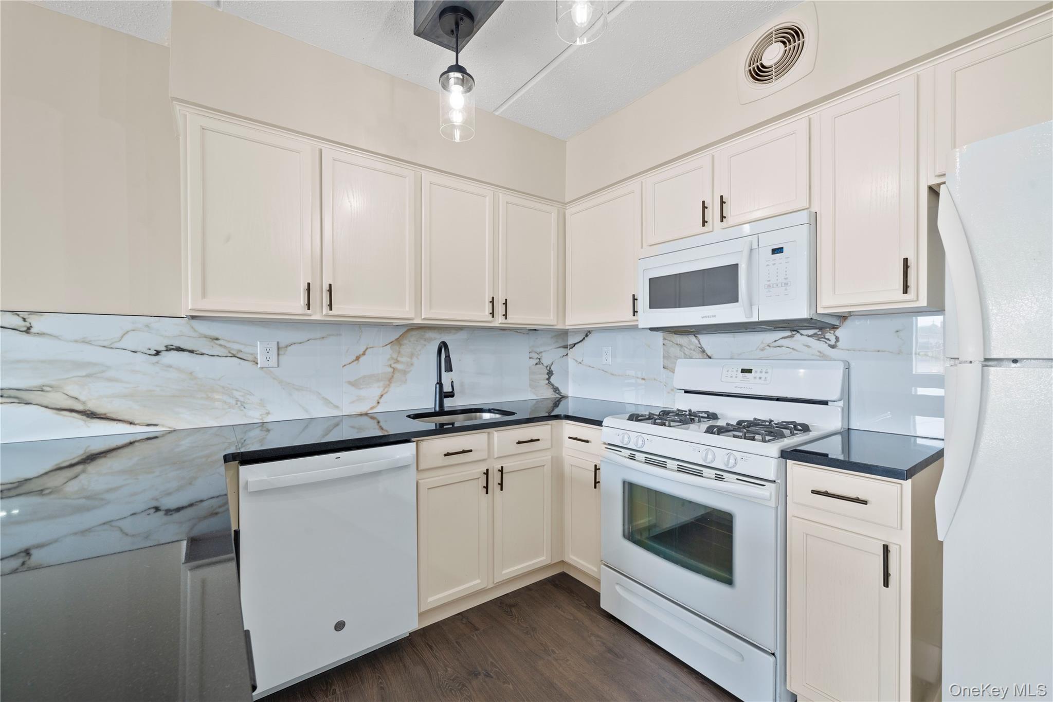 Single Family Beach 60th Street  Queens, NY 11692, MLS-1018834-10