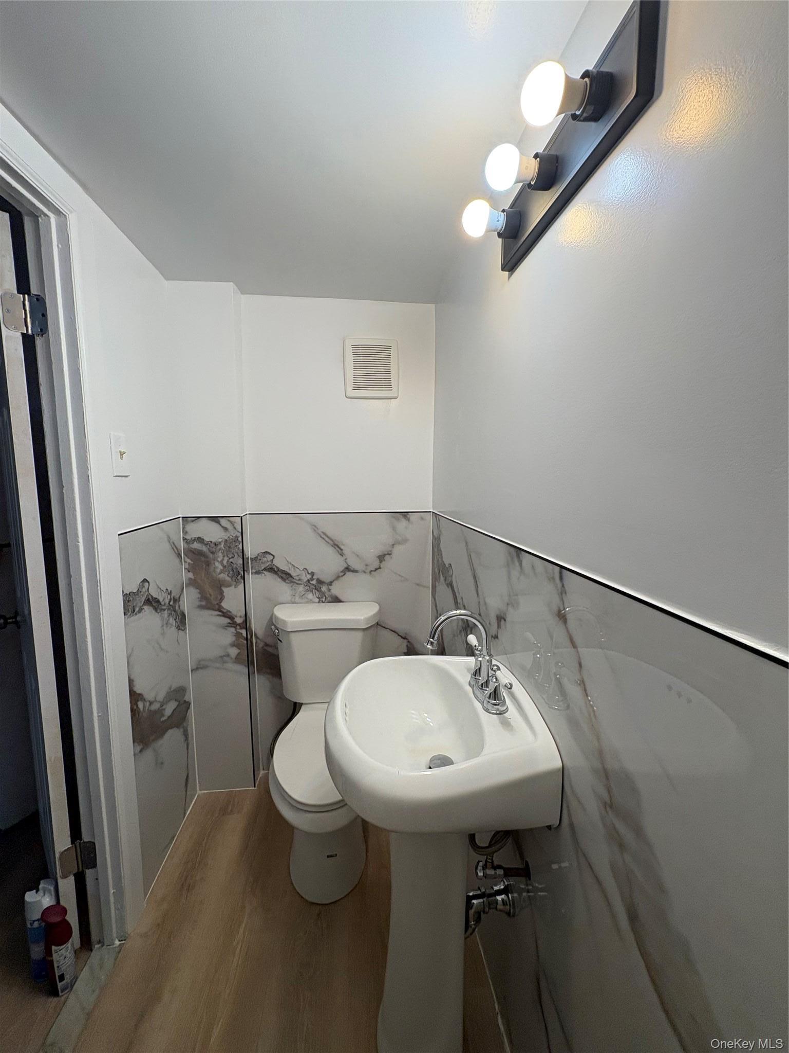 Single Family Graff Avenue Bronx, NY 10465, MLS-1018837-11