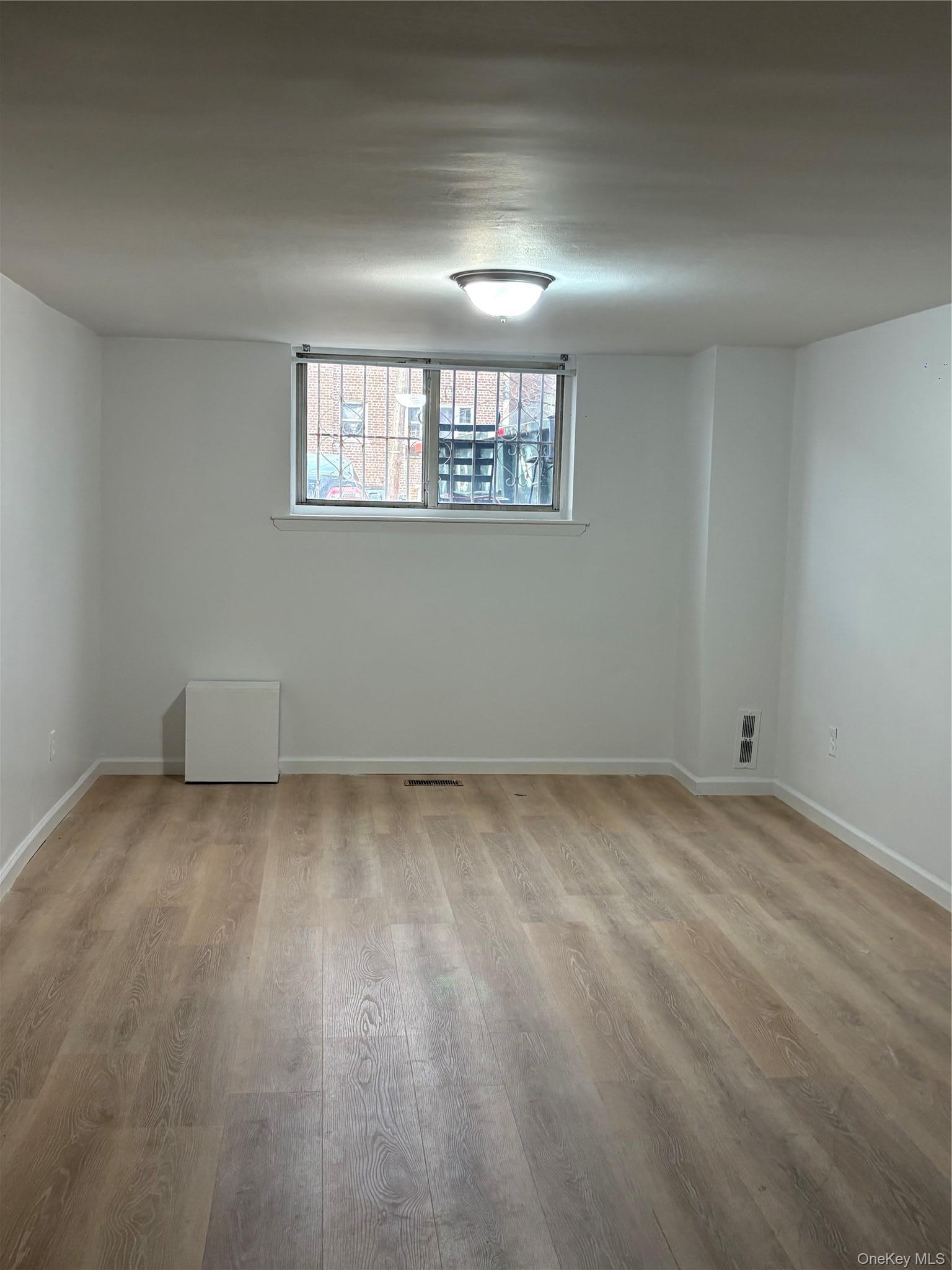 Single Family Graff Avenue Bronx, NY 10465, MLS-1018837-13