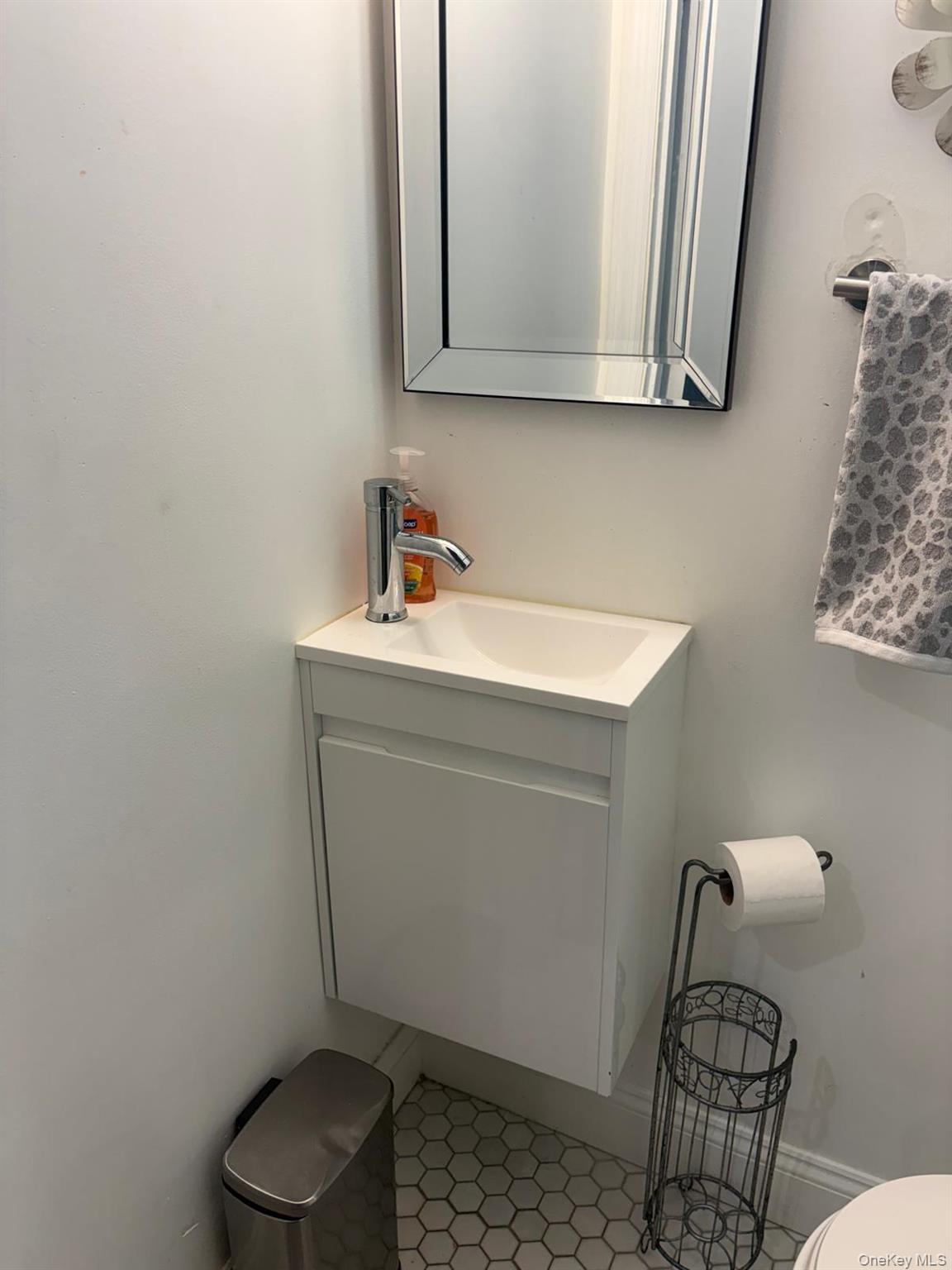 Single Family Graff Avenue Bronx, NY 10465, MLS-1018837-32