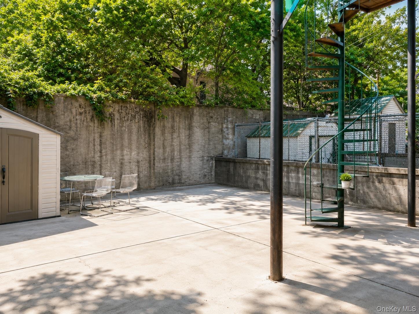 Single Family Graff Avenue  Bronx, NY 10465, MLS-1018837-33
