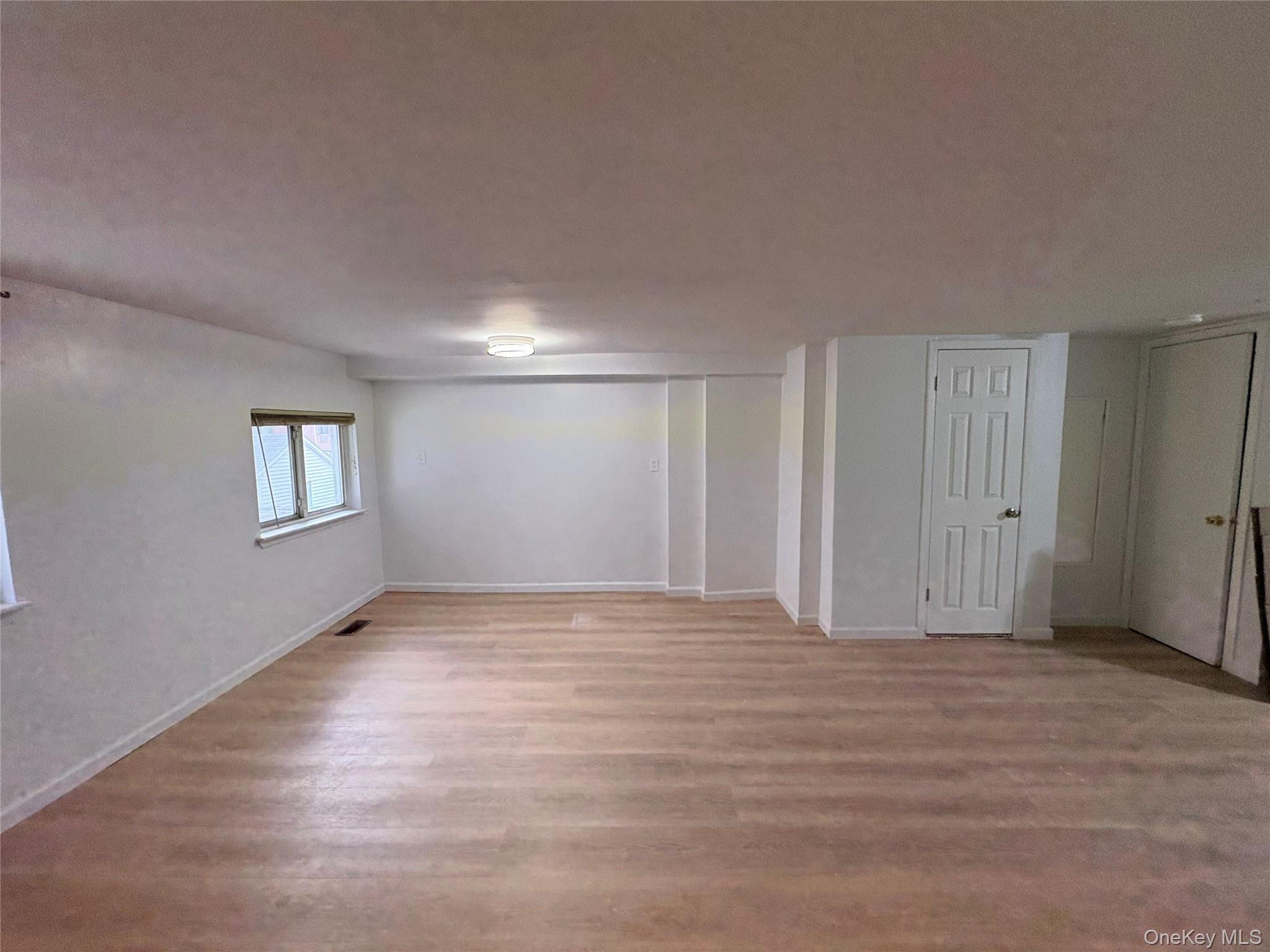 Single Family Graff Avenue Bronx, NY 10465, MLS-1018837-9
