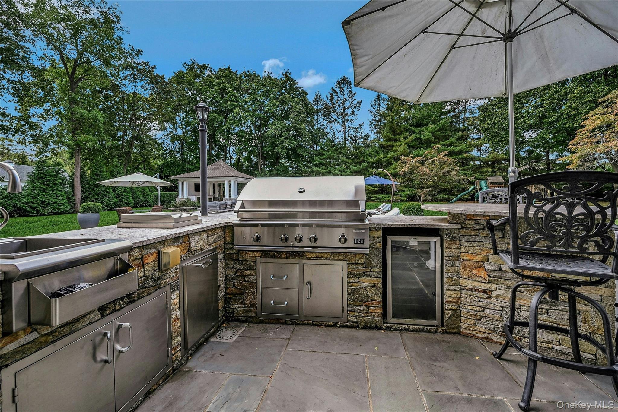 Single Family Burtis Lane  Nassau County, NY 11791, MLS-1018900-39
