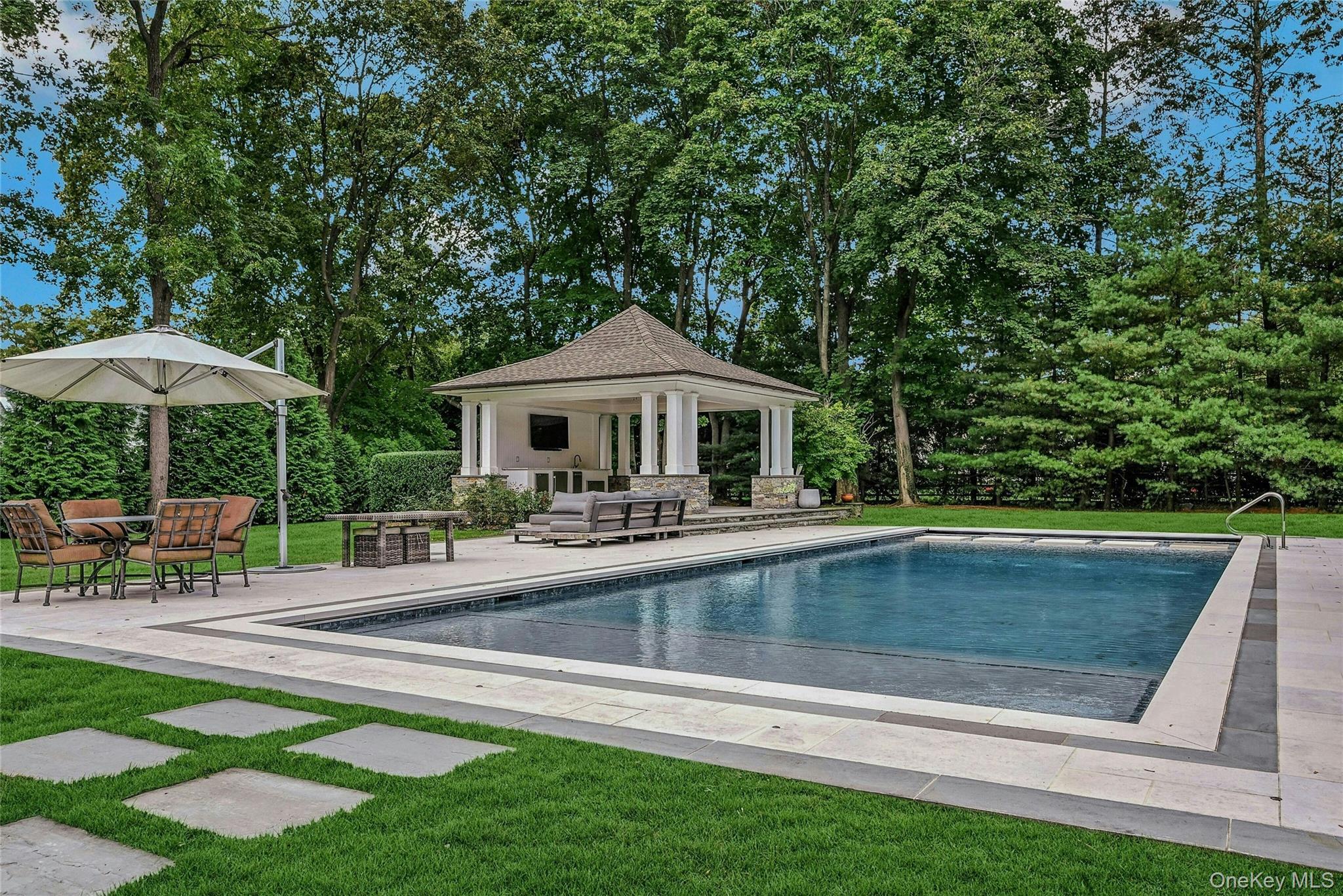 Single Family Burtis Lane  Nassau County, NY 11791, MLS-1018900-43